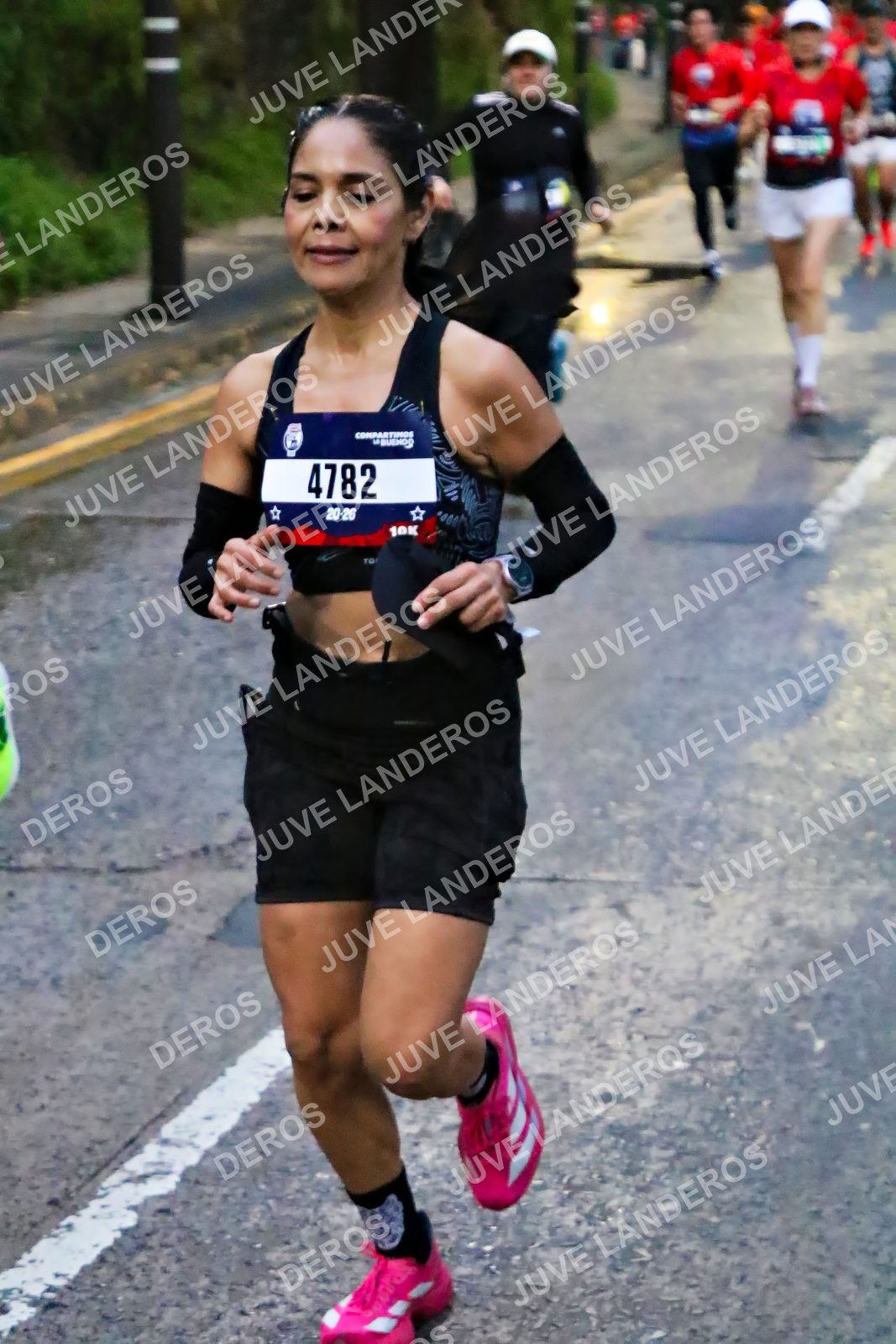 Foto de la CARRERA BIMBO GLOBAL RACE GUADALAJARA en Centro Comercial Andares, Blvd. Puerta de Hierro 4965, Zapopan a las 06:38 · dorsal 4782