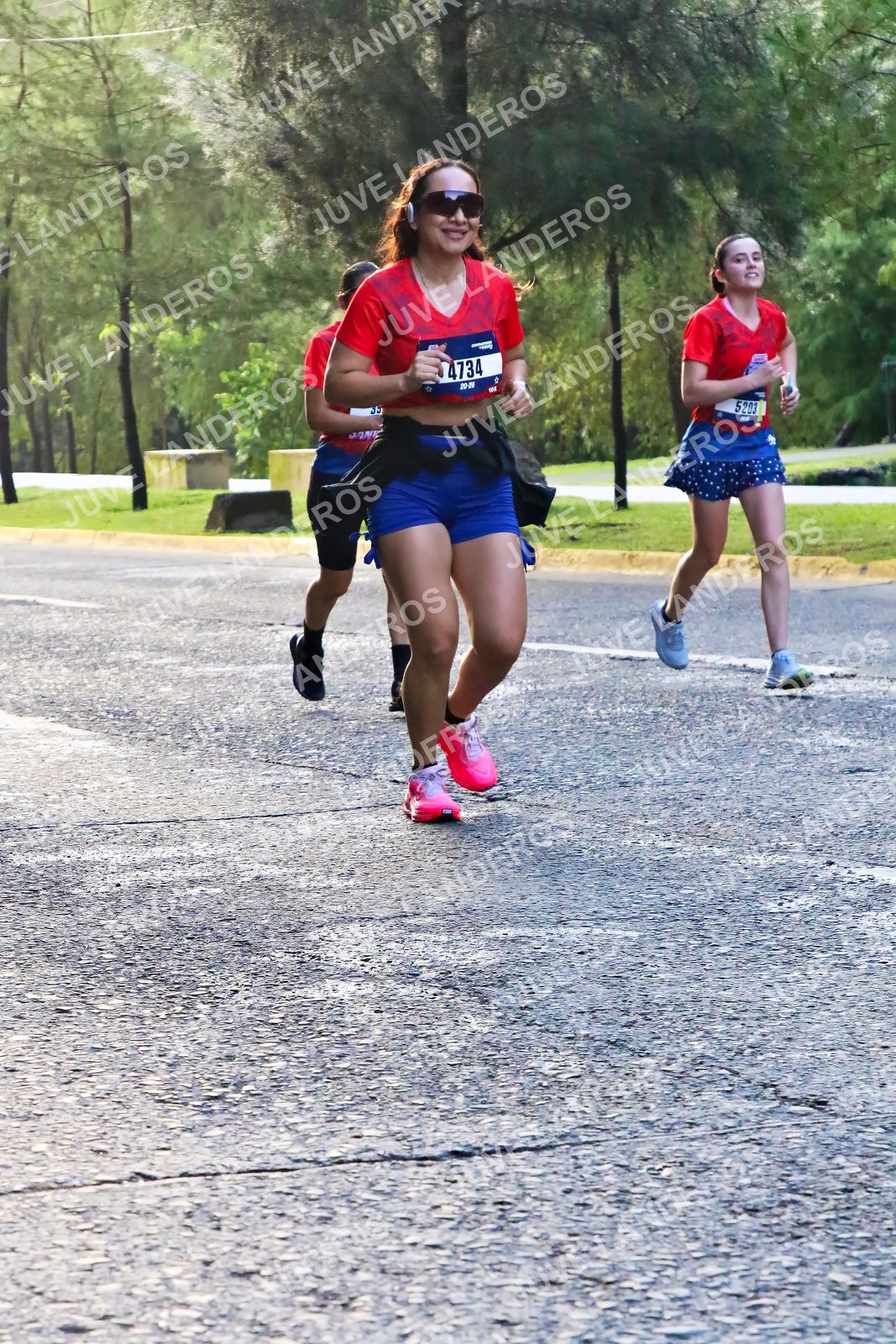 Foto de la CARRERA BIMBO GLOBAL RACE GUADALAJARA en Centro Comercial Andares, Blvd. Puerta de Hierro 4965, Zapopan a las 07:39 · dorsal 4734, 5203