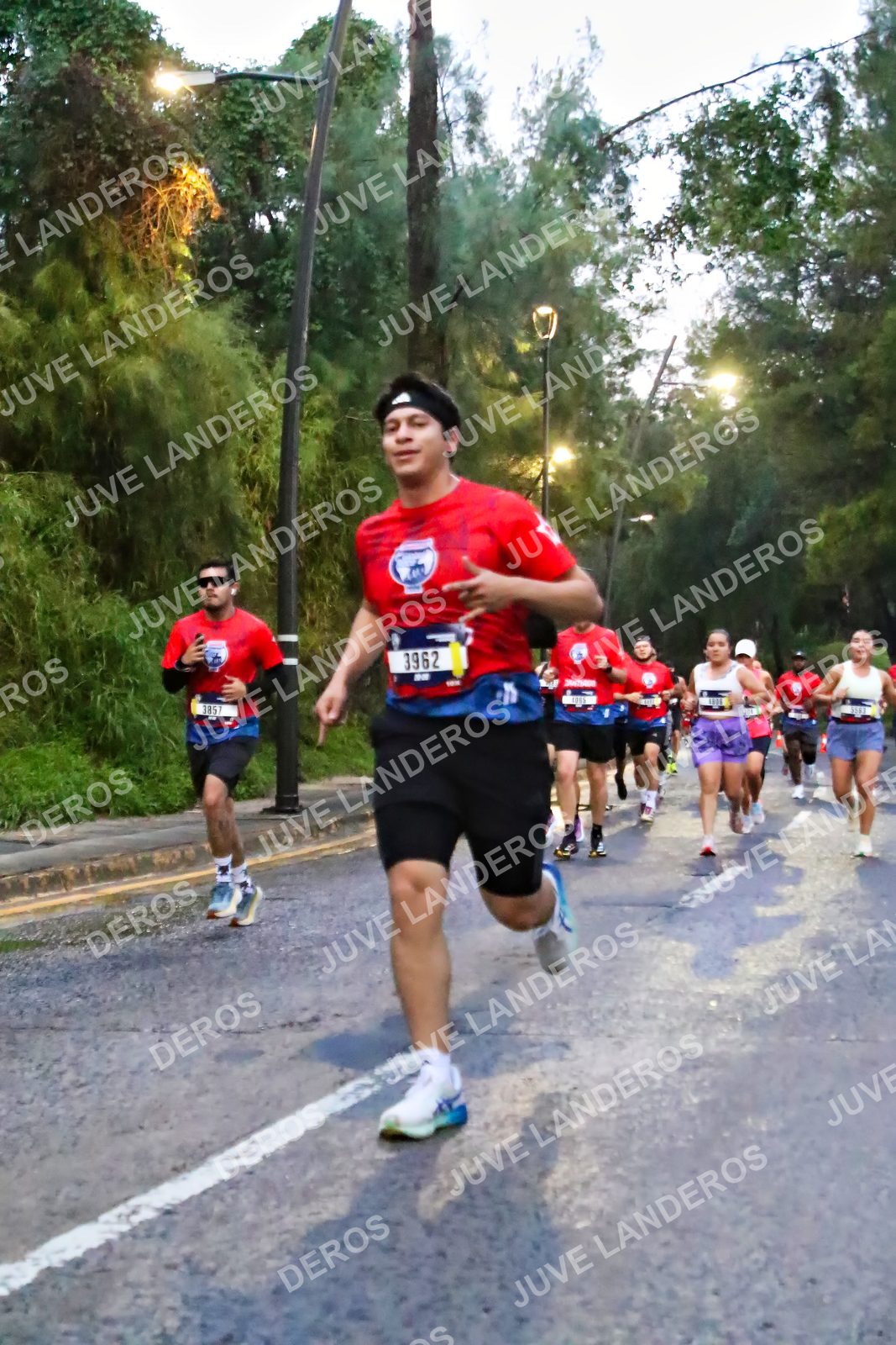 Foto de la CARRERA BIMBO GLOBAL RACE GUADALAJARA en Centro Comercial Andares, Blvd. Puerta de Hierro 4965, Zapopan a las 06:39 · dorsal 3962