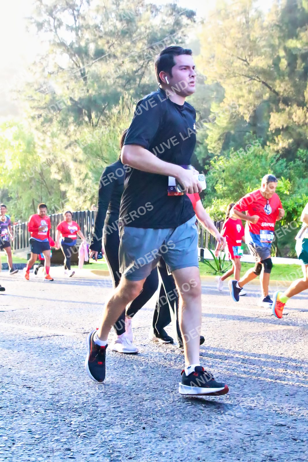 Foto de la CARRERA BIMBO GLOBAL RACE GUADALAJARA en Centro Comercial Andares, Blvd. Puerta de Hierro 4965, Zapopan a las 07:25