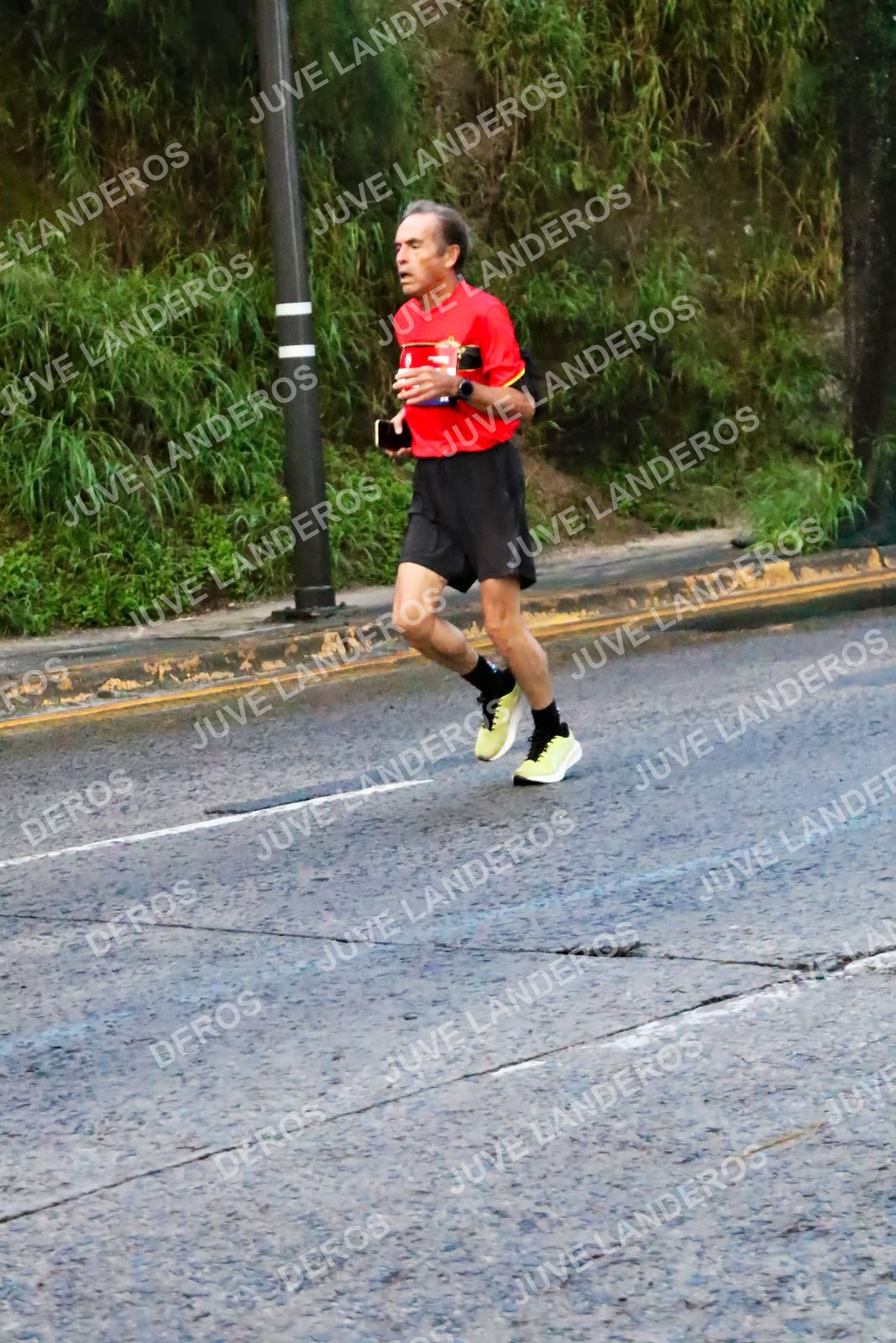 Foto de la CARRERA BIMBO GLOBAL RACE GUADALAJARA en Centro Comercial Andares, Blvd. Puerta de Hierro 4965, Zapopan a las 04:55