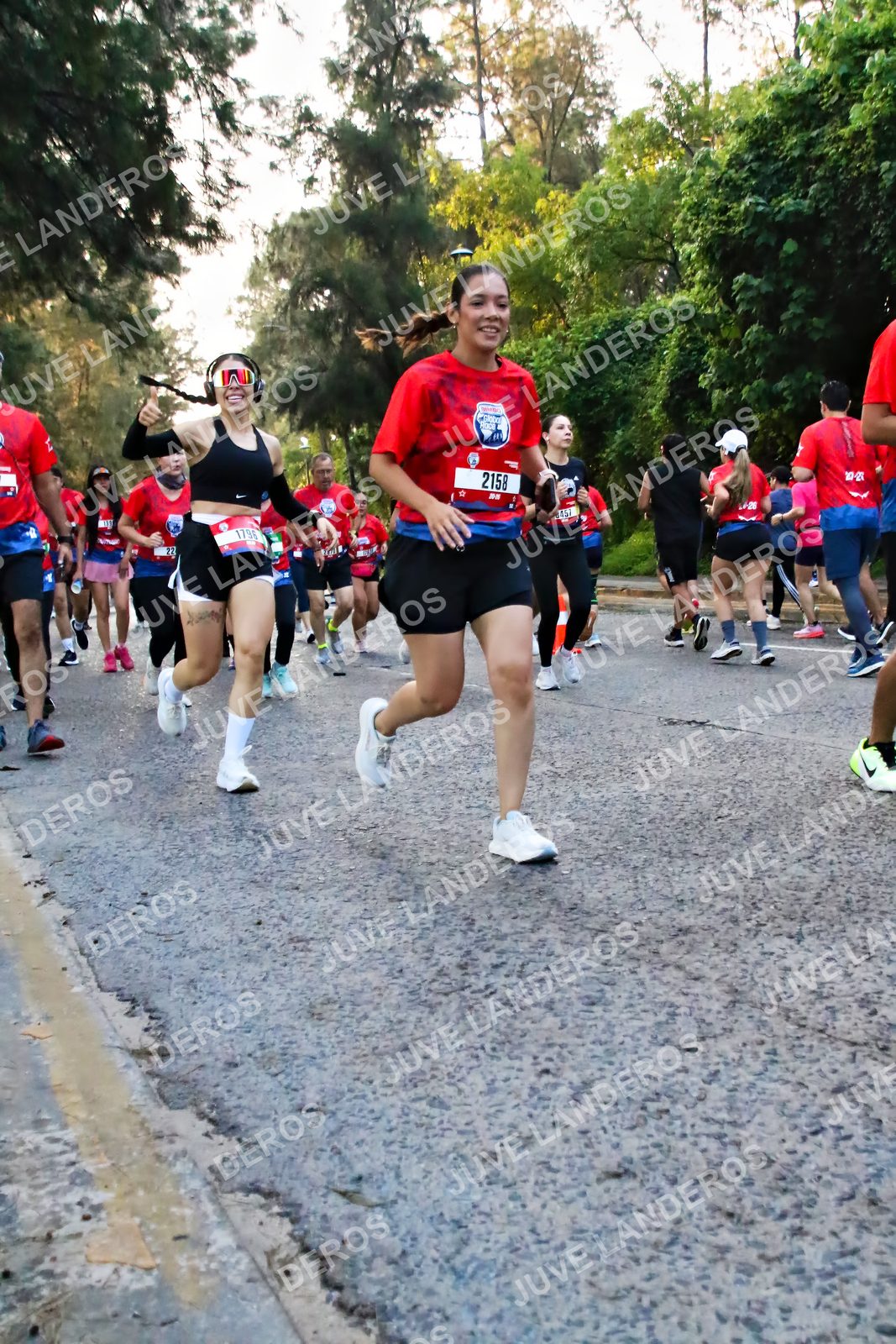 Foto de la CARRERA BIMBO GLOBAL RACE GUADALAJARA en Centro Comercial Andares, Blvd. Puerta de Hierro 4965, Zapopan a las 06:57 · dorsal 2158