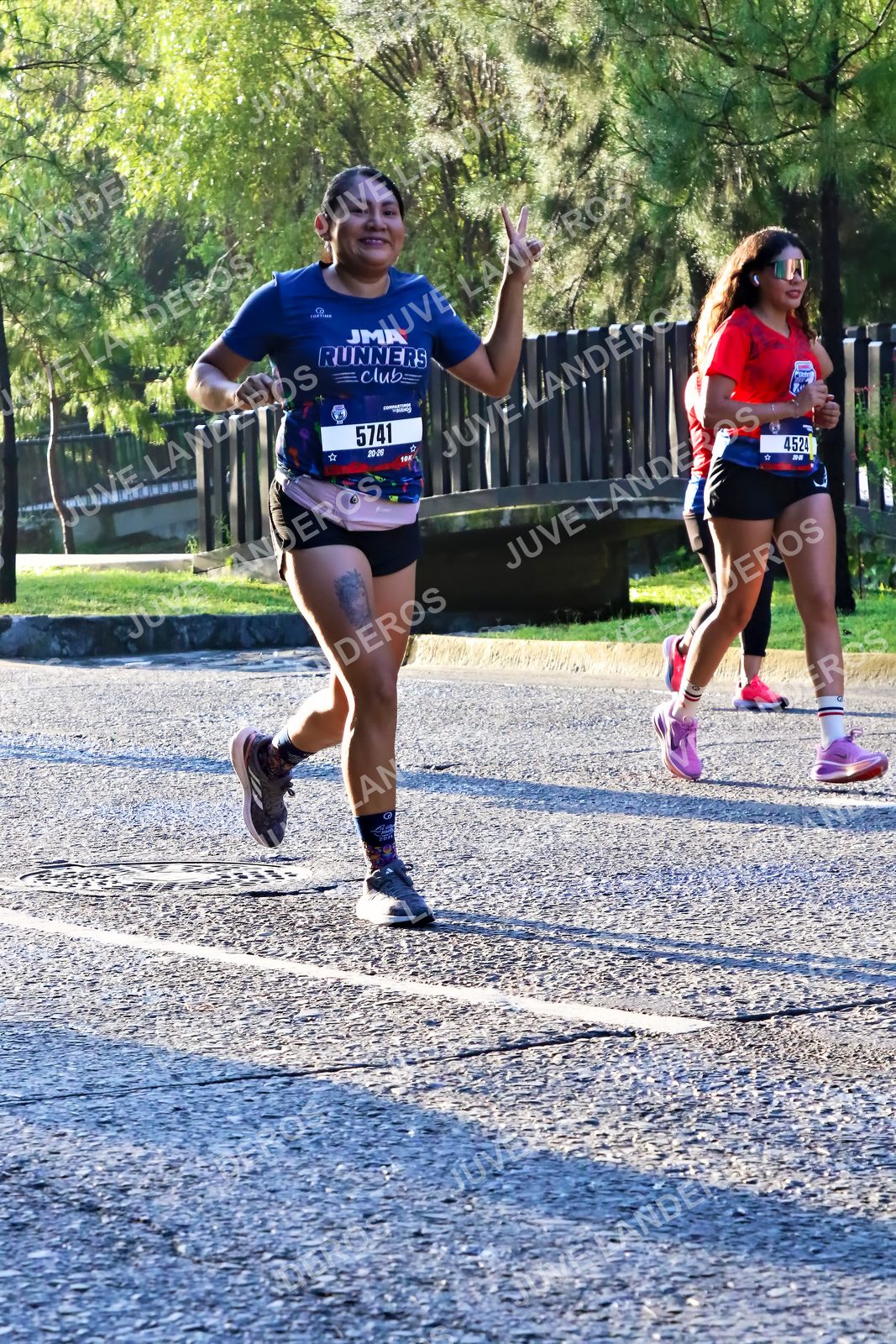 Foto de la CARRERA BIMBO GLOBAL RACE GUADALAJARA en Centro Comercial Andares, Blvd. Puerta de Hierro 4965, Zapopan a las 07:32 · dorsal 5741, 4524