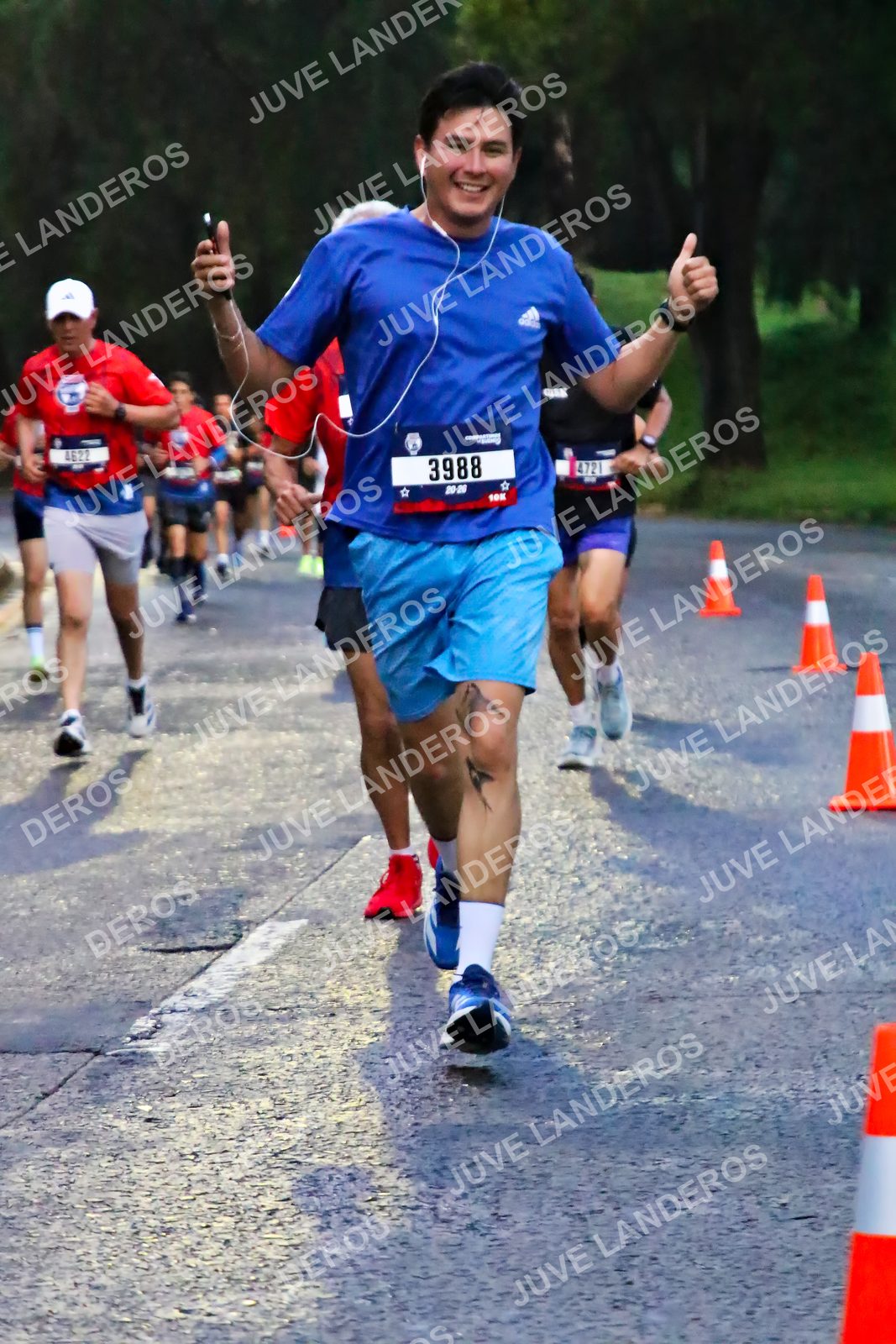 Foto de la CARRERA BIMBO GLOBAL RACE GUADALAJARA en Centro Comercial Andares, Blvd. Puerta de Hierro 4965, Zapopan a las 06:38 · dorsal 3988, 4721, 4622