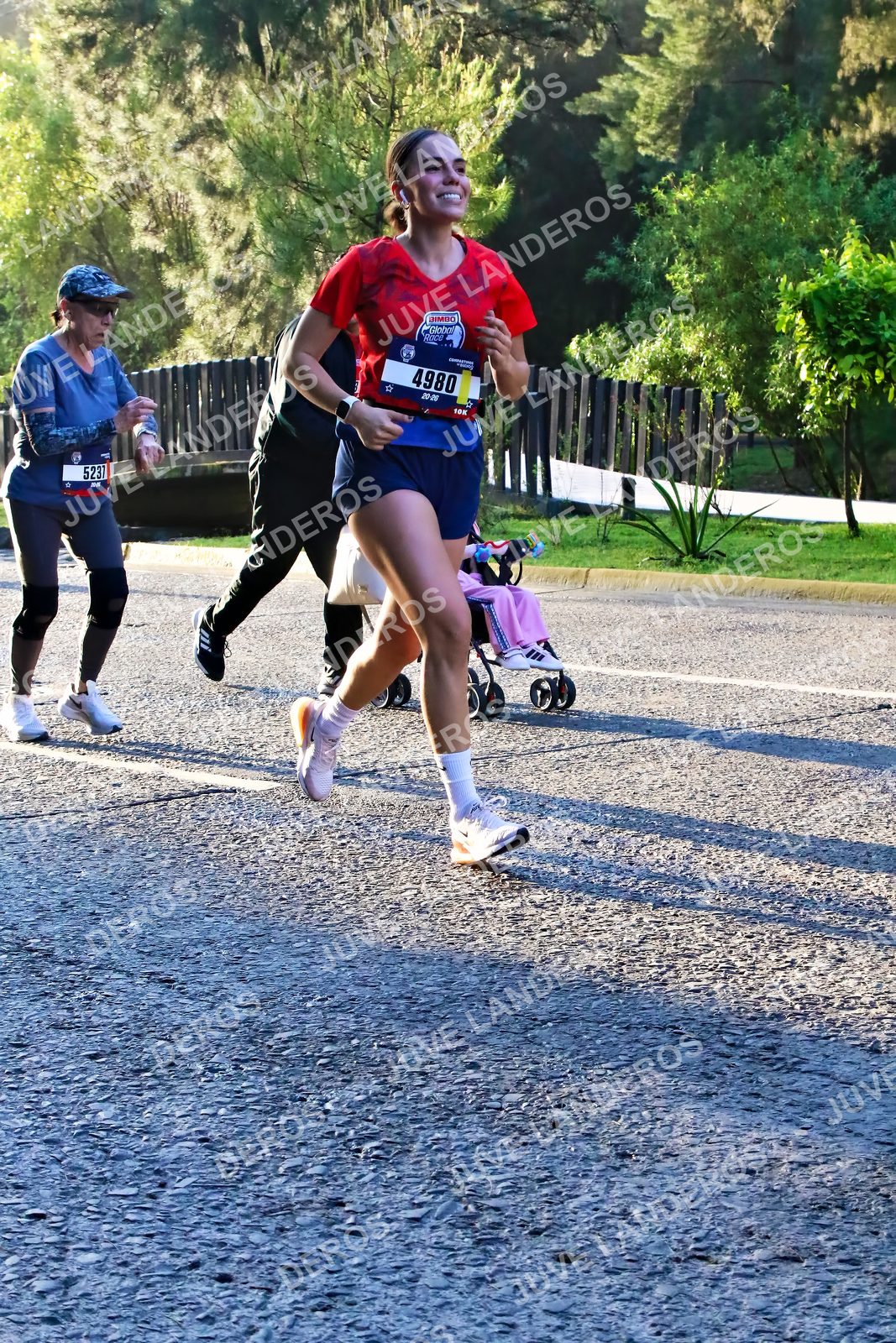 Foto de la CARRERA BIMBO GLOBAL RACE GUADALAJARA en Centro Comercial Andares, Blvd. Puerta de Hierro 4965, Zapopan a las 07:28 · dorsal 4980, 5237