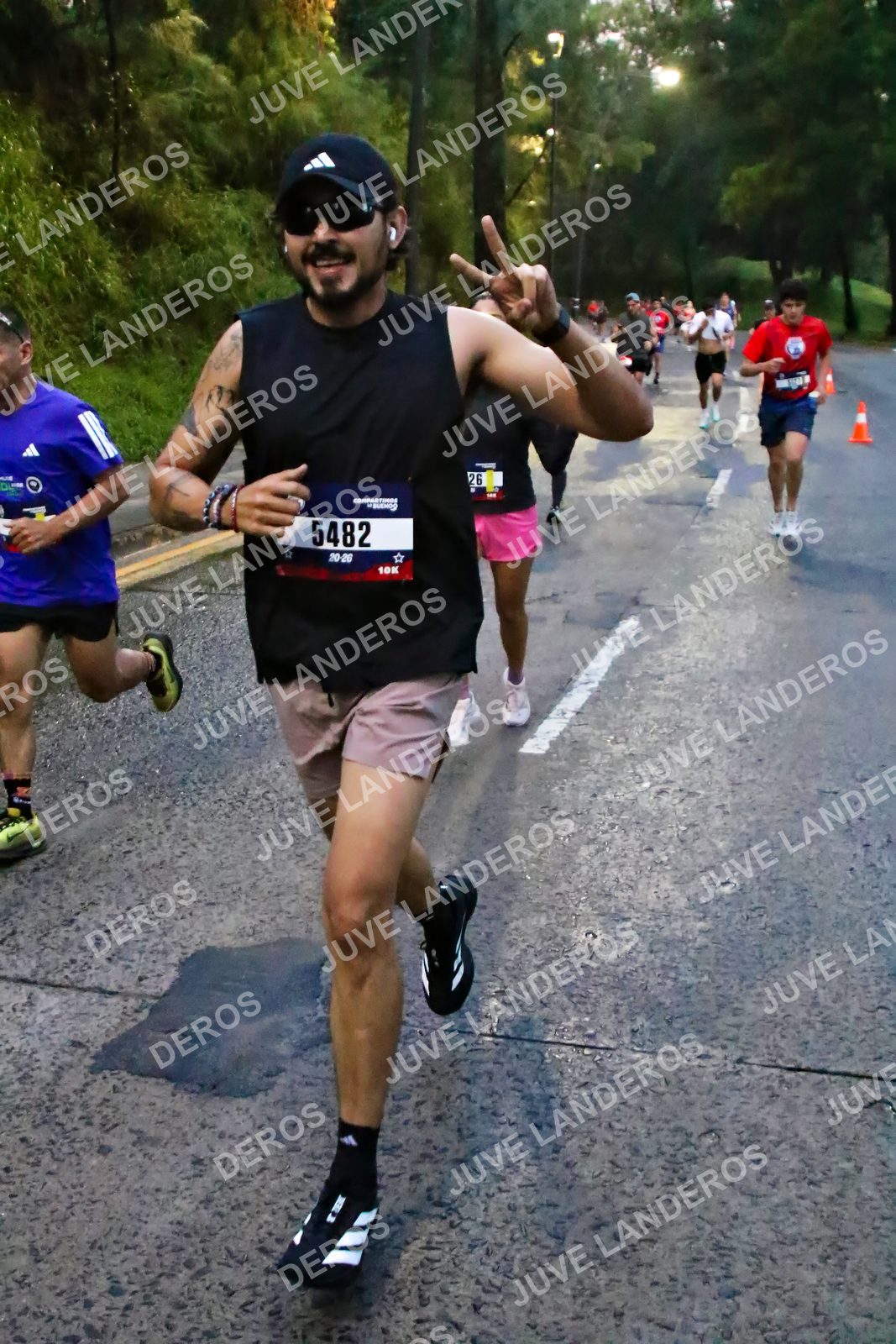 Foto de la CARRERA BIMBO GLOBAL RACE GUADALAJARA en Centro Comercial Andares, Blvd. Puerta de Hierro 4965, Zapopan a las 06:37 · dorsal 5482, 26