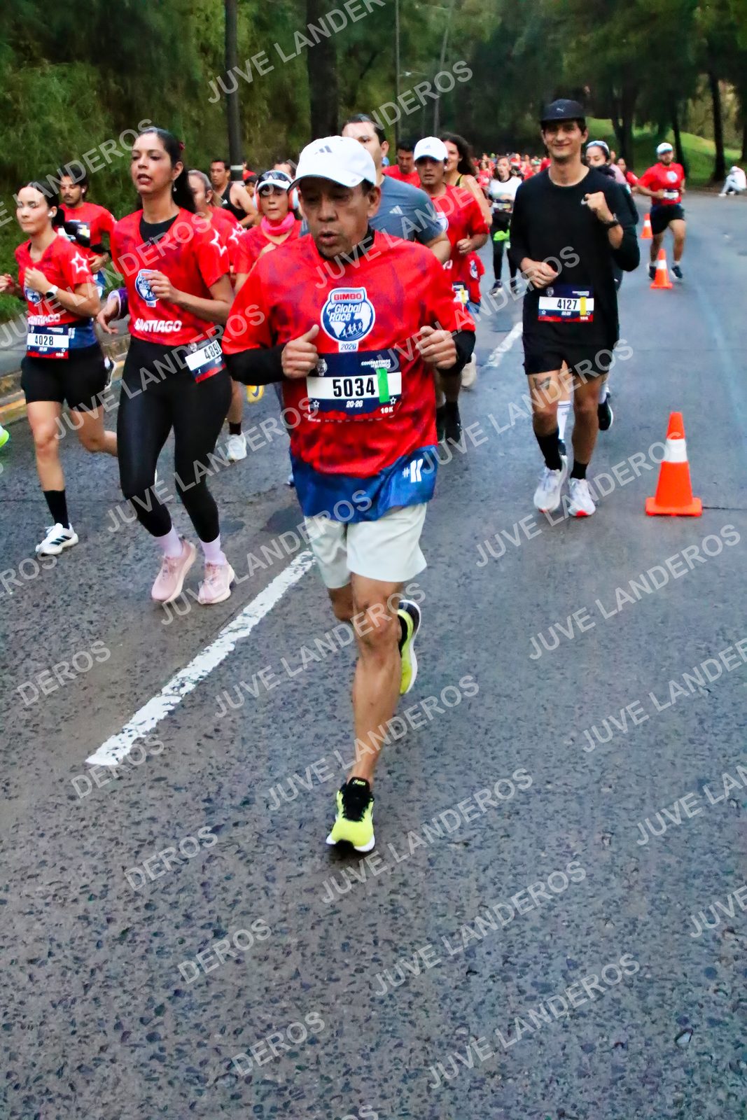 Foto de la CARRERA BIMBO GLOBAL RACE GUADALAJARA en Centro Comercial Andares, Blvd. Puerta de Hierro 4965, Zapopan a las 06:41 · dorsal 5034, 4028, 4127, 4899