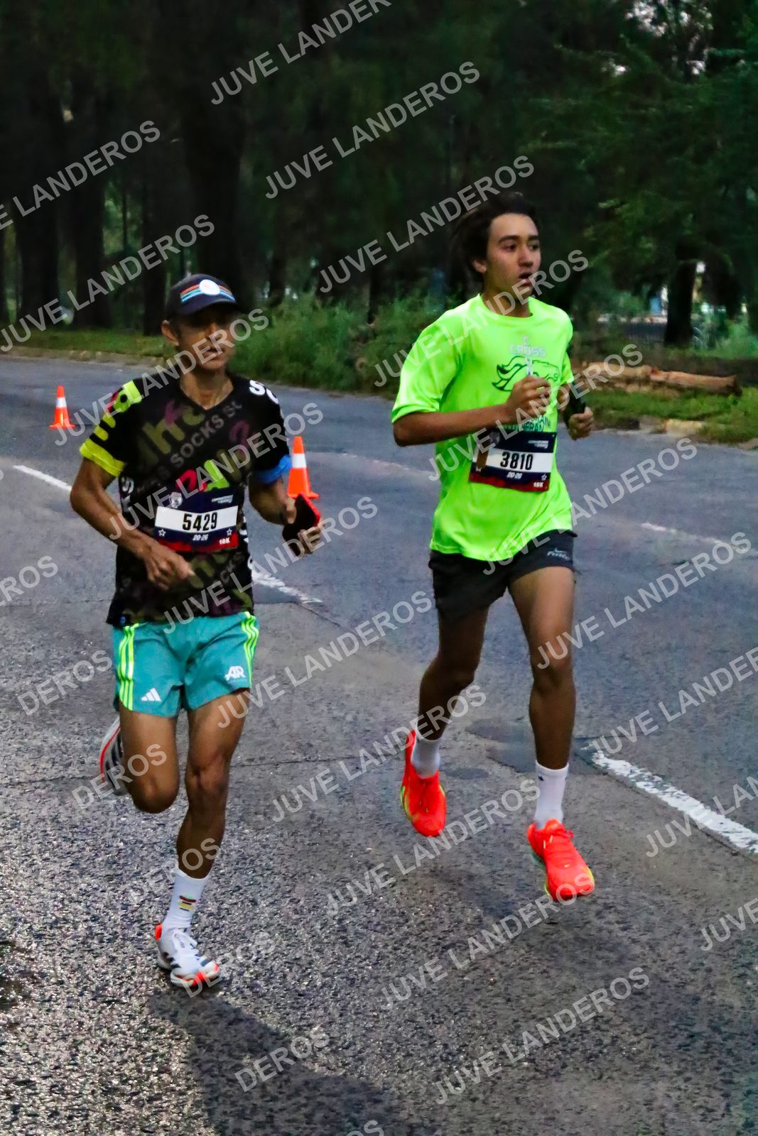 Foto de la CARRERA BIMBO GLOBAL RACE GUADALAJARA en Centro Comercial Andares, Blvd. Puerta de Hierro 4965, Zapopan a las 06:35 · dorsal 5429, 3810