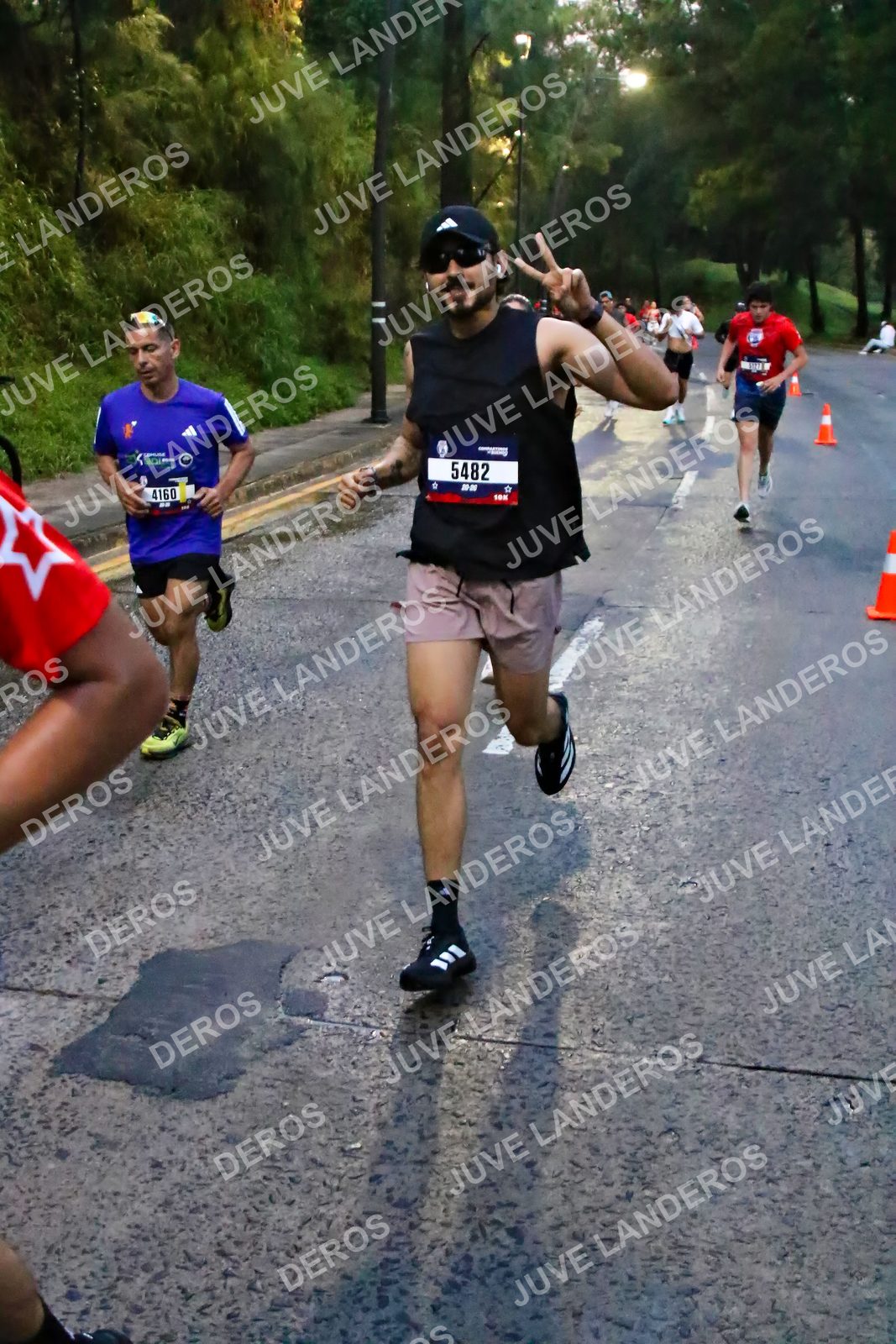 Foto de la CARRERA BIMBO GLOBAL RACE GUADALAJARA en Centro Comercial Andares, Blvd. Puerta de Hierro 4965, Zapopan a las 06:37 · dorsal 5482, 4160