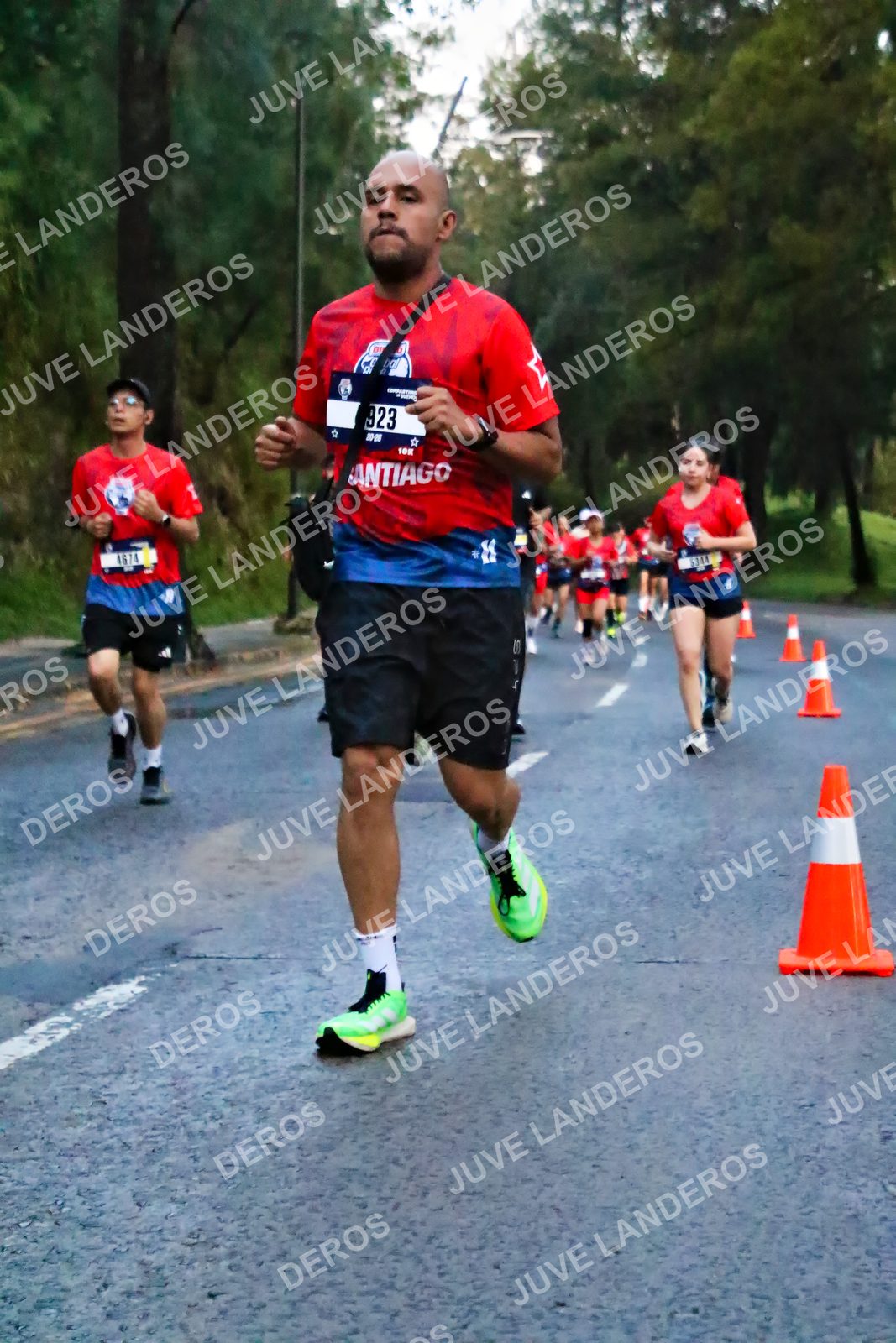 Foto de la CARRERA BIMBO GLOBAL RACE GUADALAJARA en Centro Comercial Andares, Blvd. Puerta de Hierro 4965, Zapopan a las 06:39 · dorsal 923