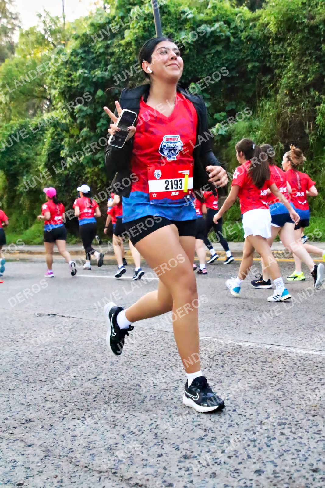 Foto de la CARRERA BIMBO GLOBAL RACE GUADALAJARA en Centro Comercial Andares, Blvd. Puerta de Hierro 4965, Zapopan a las 06:57 · dorsal 2193