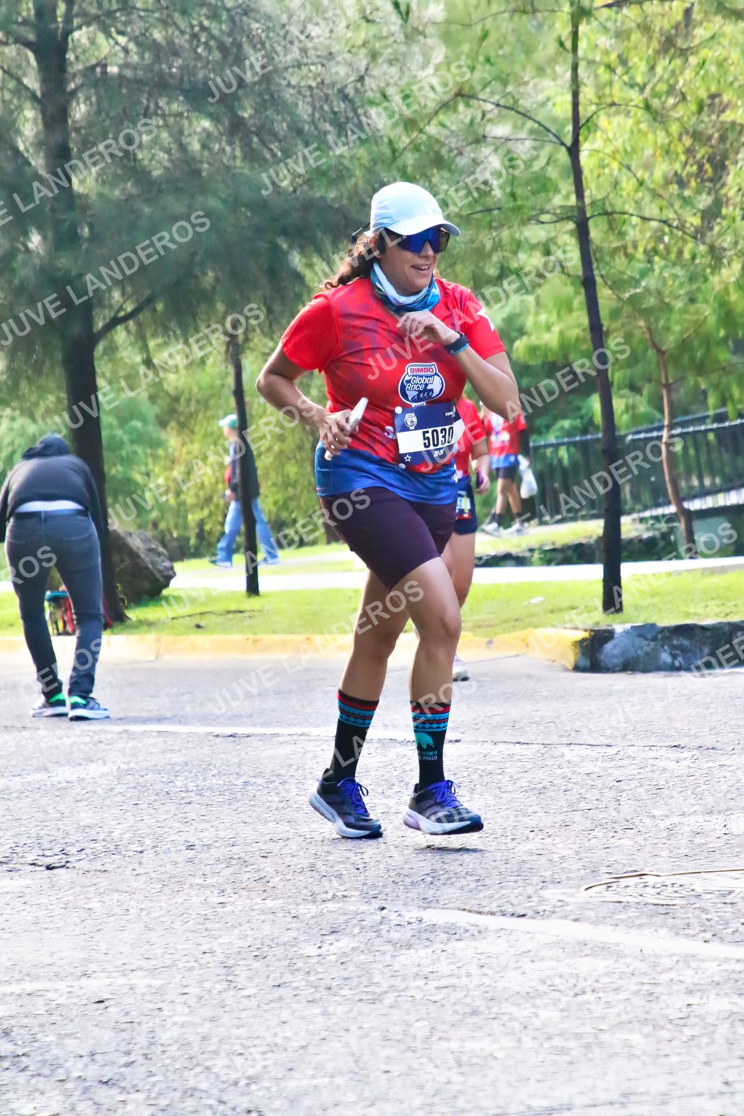 Foto de la CARRERA BIMBO GLOBAL RACE GUADALAJARA en Centro Comercial Andares, Blvd. Puerta de Hierro 4965, Zapopan a las 07:44 · dorsal 5030