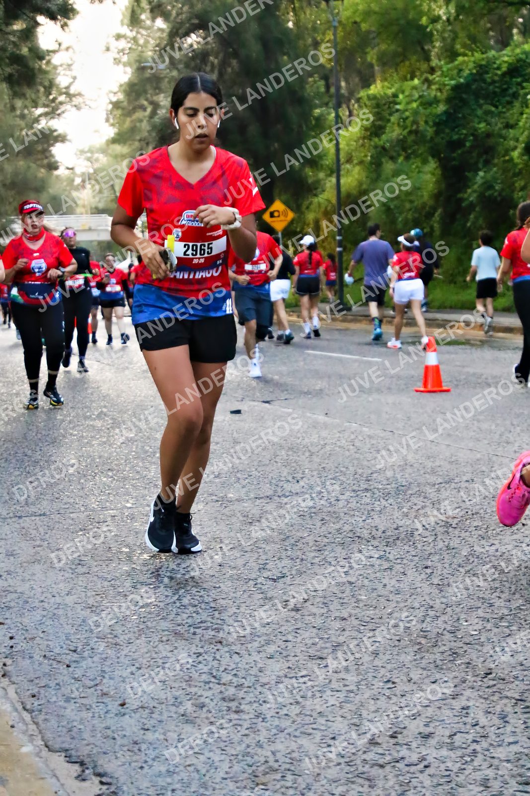 Foto de la CARRERA BIMBO GLOBAL RACE GUADALAJARA en Centro Comercial Andares, Blvd. Puerta de Hierro 4965, Zapopan a las 07:03 · dorsal 2965