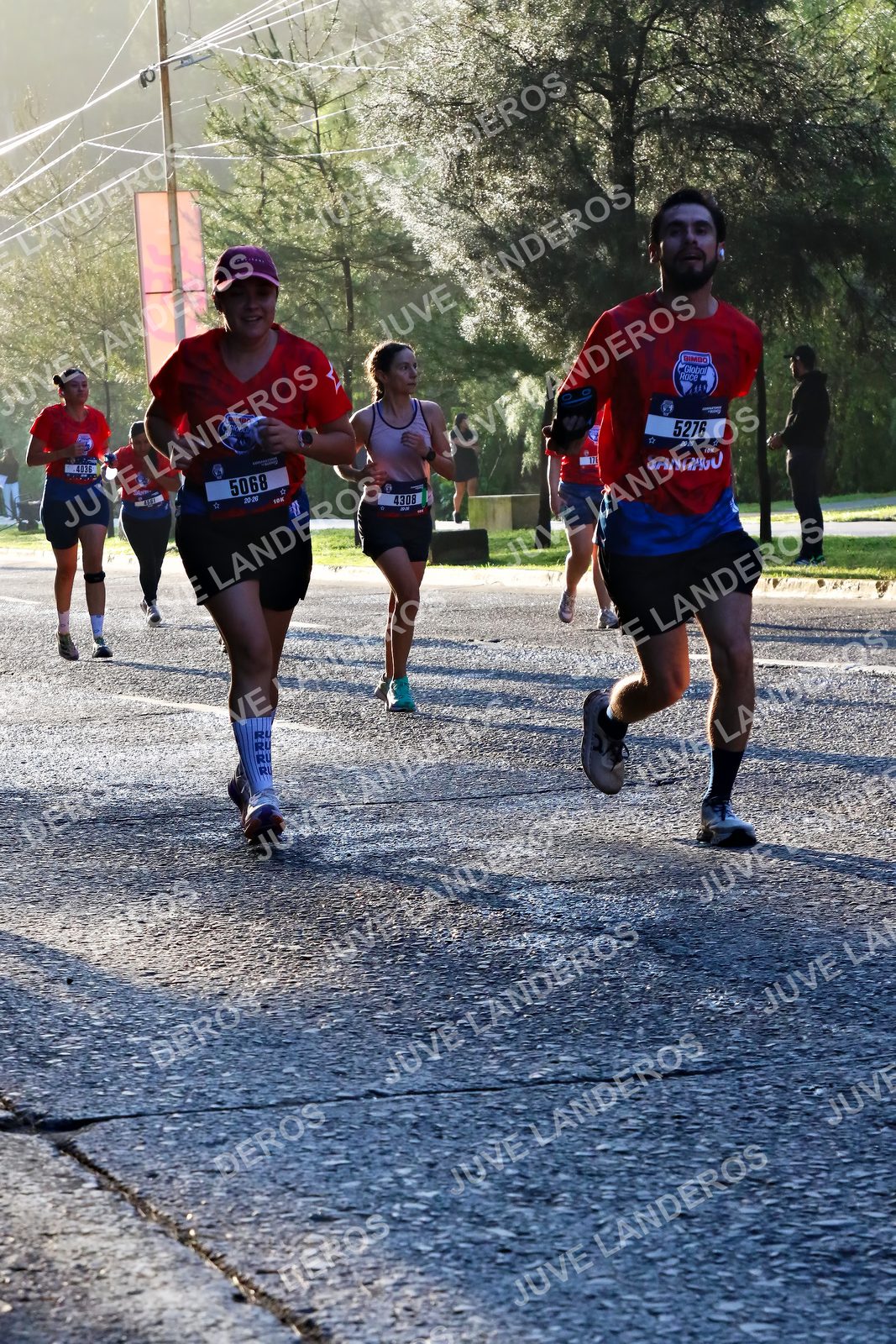 Foto de la CARRERA BIMBO GLOBAL RACE GUADALAJARA en Centro Comercial Andares, Blvd. Puerta de Hierro 4965, Zapopan a las 07:32 · dorsal 5276, 5068, 4308