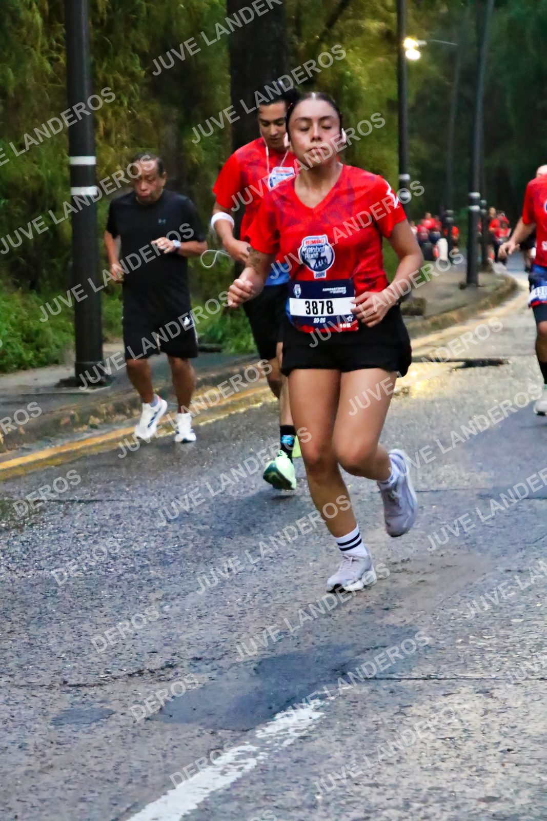 Foto de la CARRERA BIMBO GLOBAL RACE GUADALAJARA en Centro Comercial Andares, Blvd. Puerta de Hierro 4965, Zapopan a las 06:39 · dorsal 3878, 430