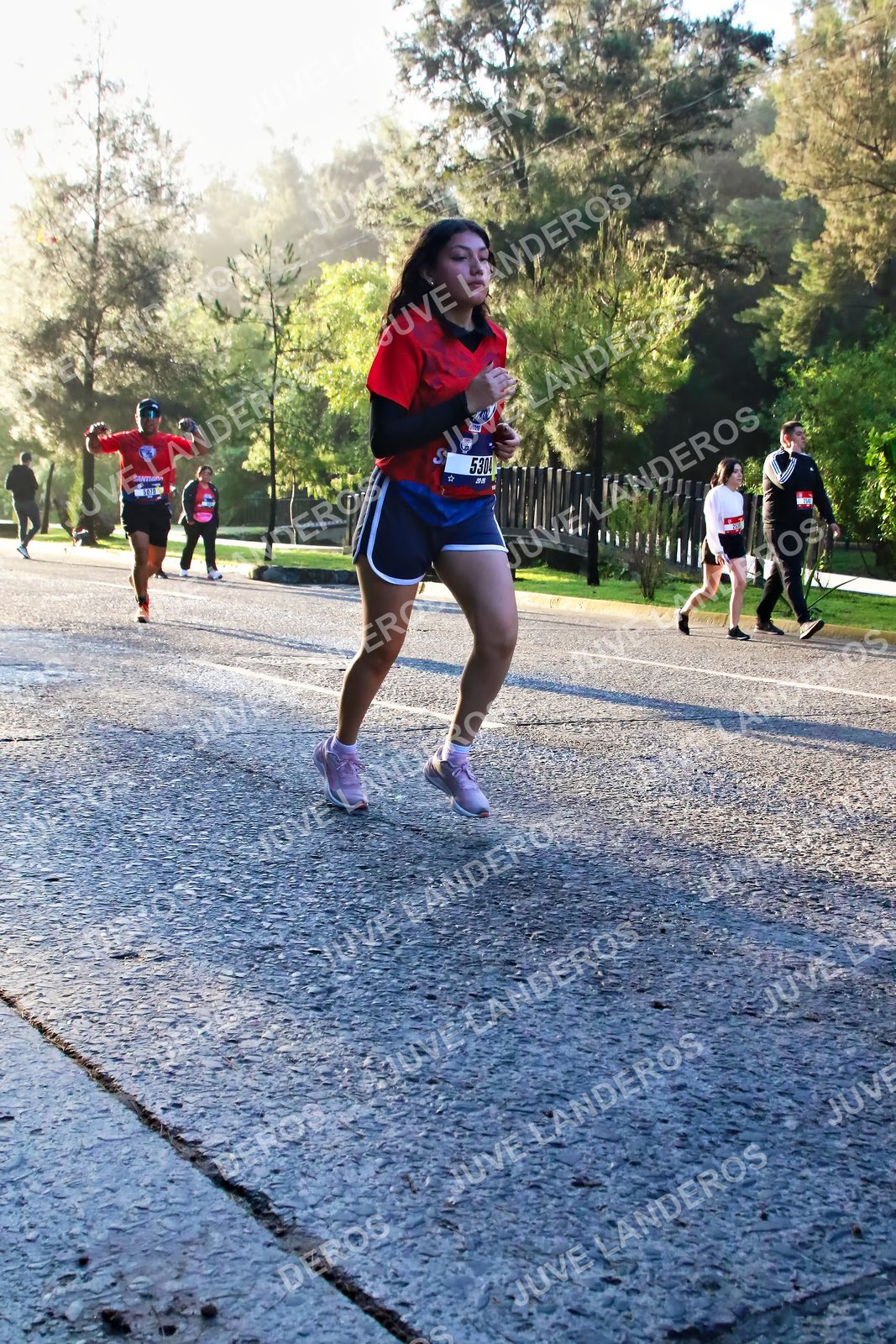 Foto de la CARRERA BIMBO GLOBAL RACE GUADALAJARA en Centro Comercial Andares, Blvd. Puerta de Hierro 4965, Zapopan a las 07:28 · dorsal 5304