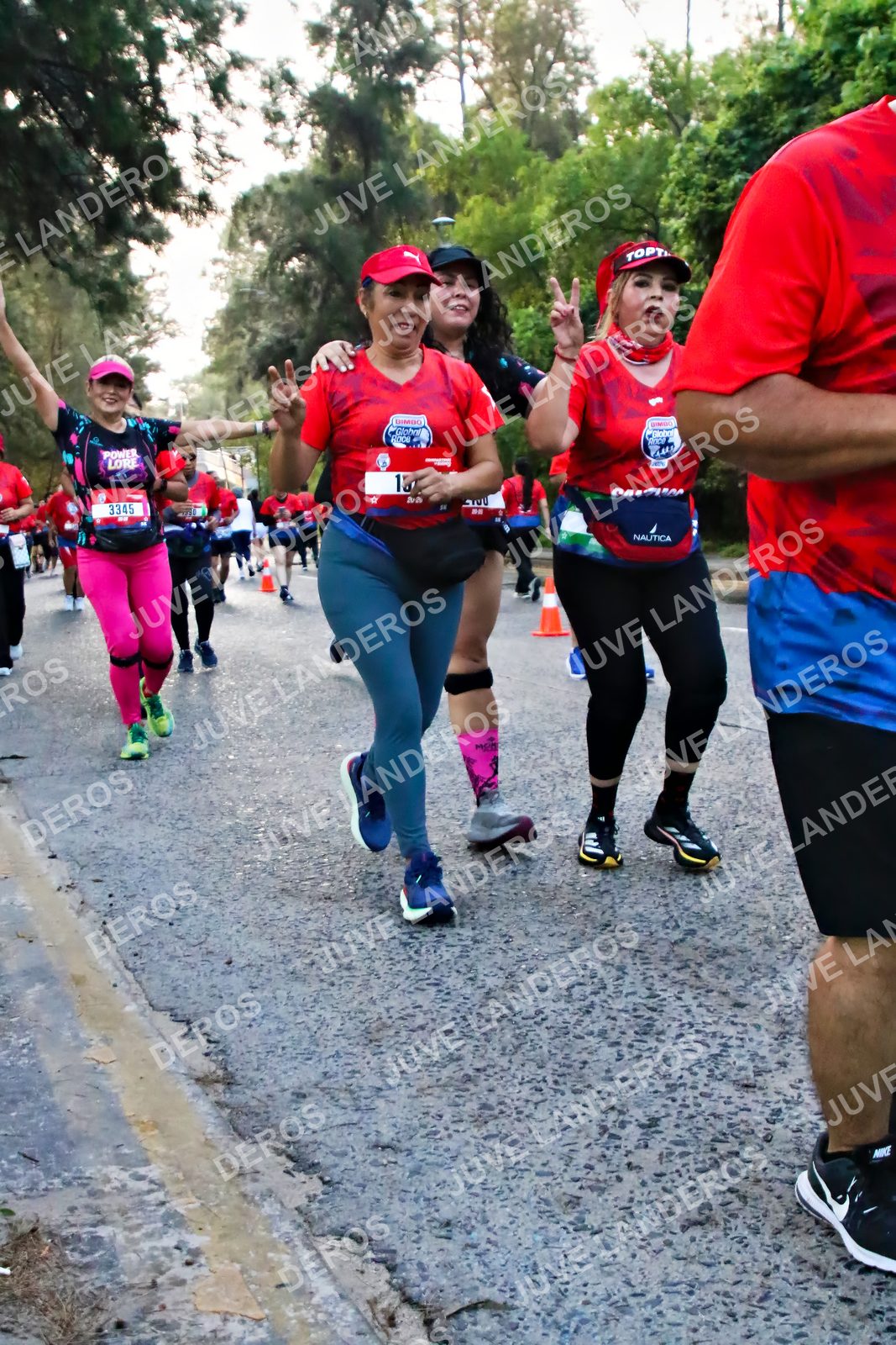 Foto de la CARRERA BIMBO GLOBAL RACE GUADALAJARA en Centro Comercial Andares, Blvd. Puerta de Hierro 4965, Zapopan a las 07:03 · dorsal 3345