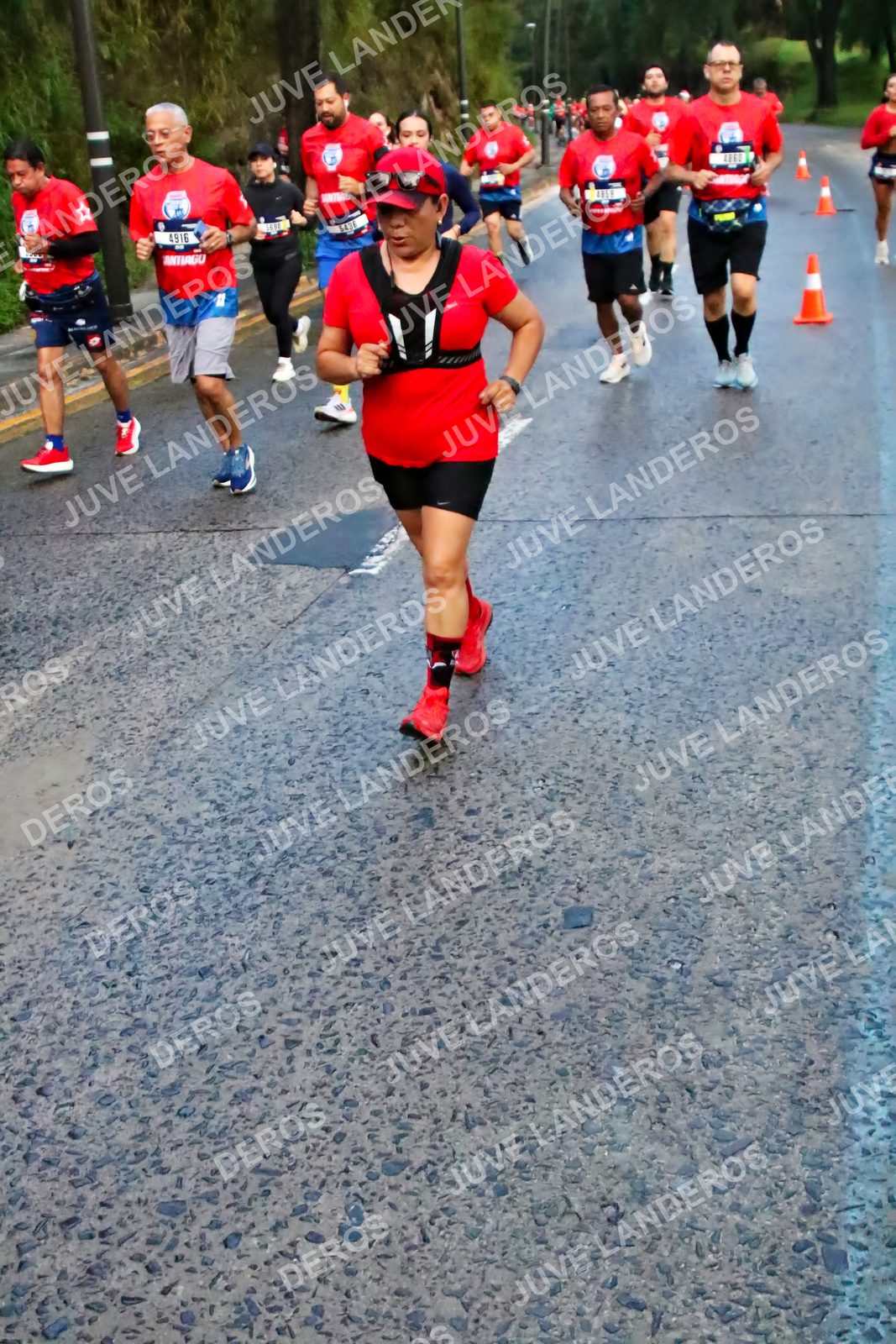 Foto de la CARRERA BIMBO GLOBAL RACE GUADALAJARA en Centro Comercial Andares, Blvd. Puerta de Hierro 4965, Zapopan a las 04:51 · dorsal 4916