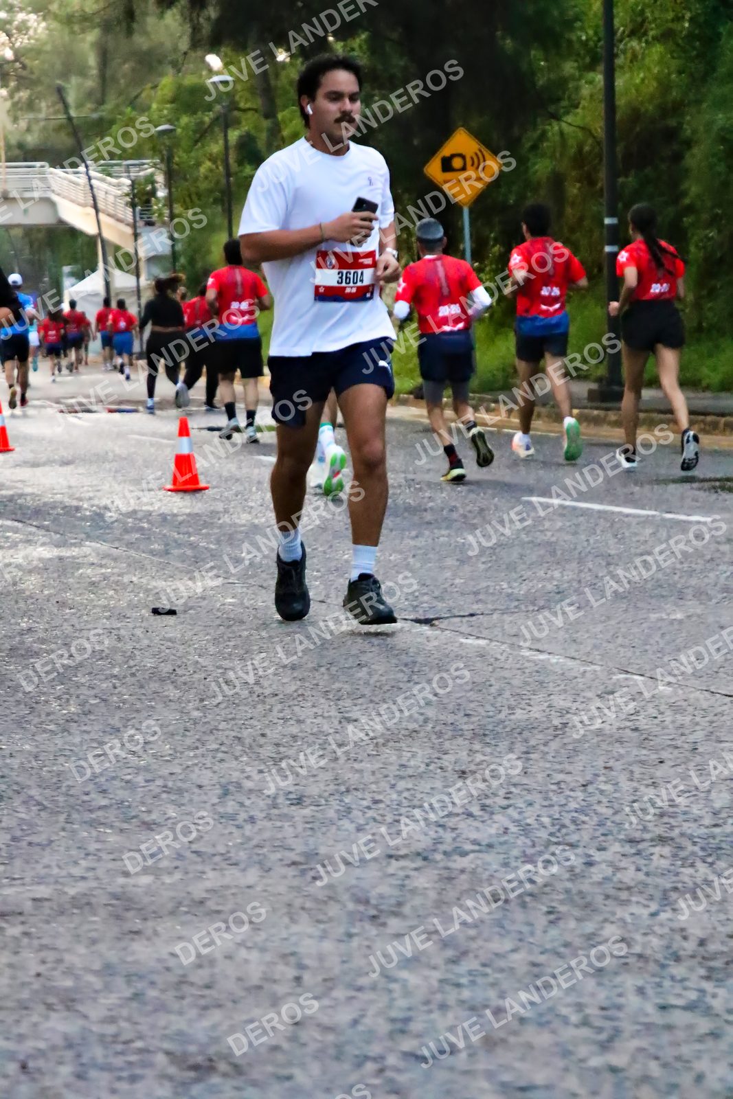 Foto de la CARRERA BIMBO GLOBAL RACE GUADALAJARA en Centro Comercial Andares, Blvd. Puerta de Hierro 4965, Zapopan a las 04:57 · dorsal 3604