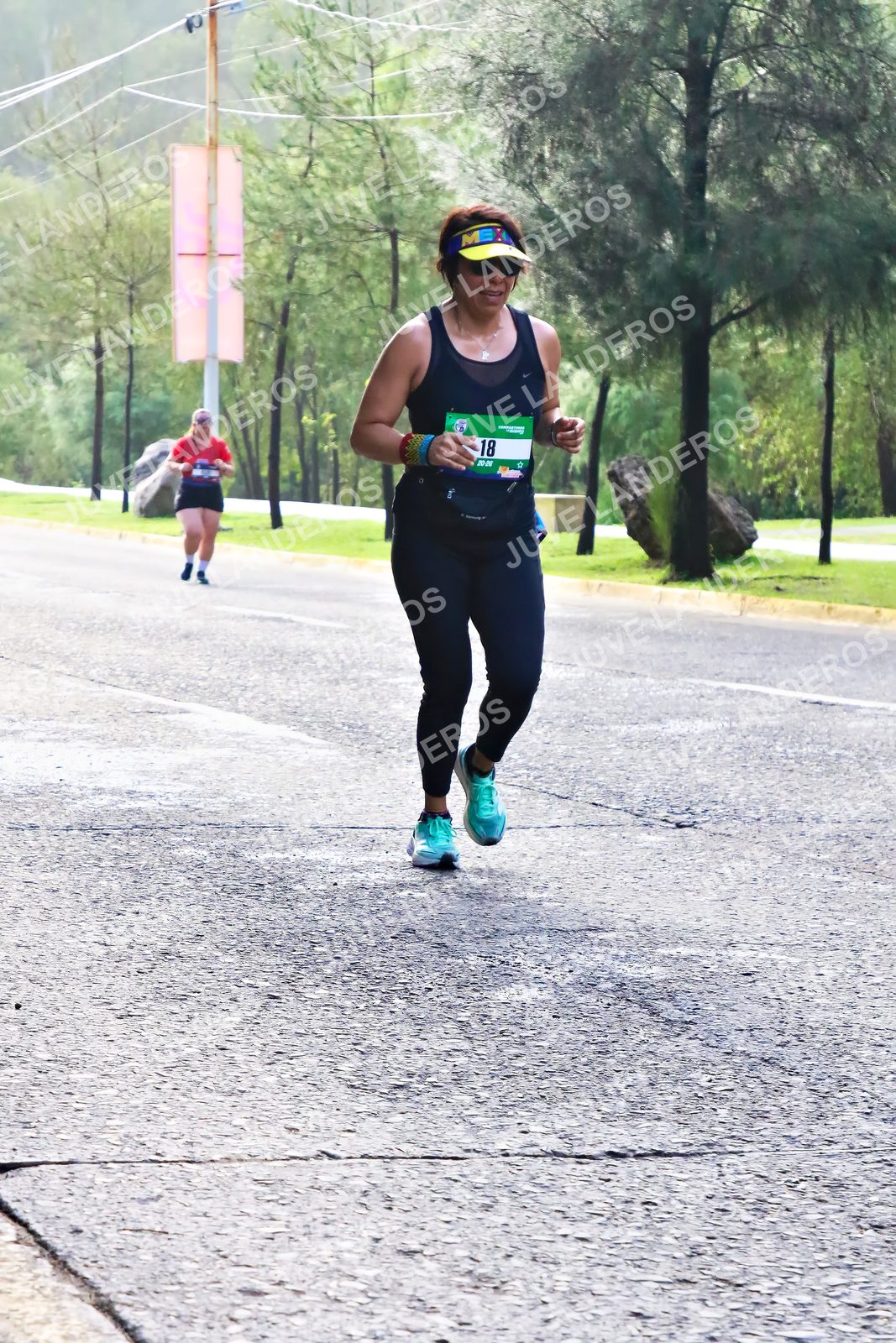 Foto de la CARRERA BIMBO GLOBAL RACE GUADALAJARA en Centro Comercial Andares, Blvd. Puerta de Hierro 4965, Zapopan a las 07:48 · dorsal 18
