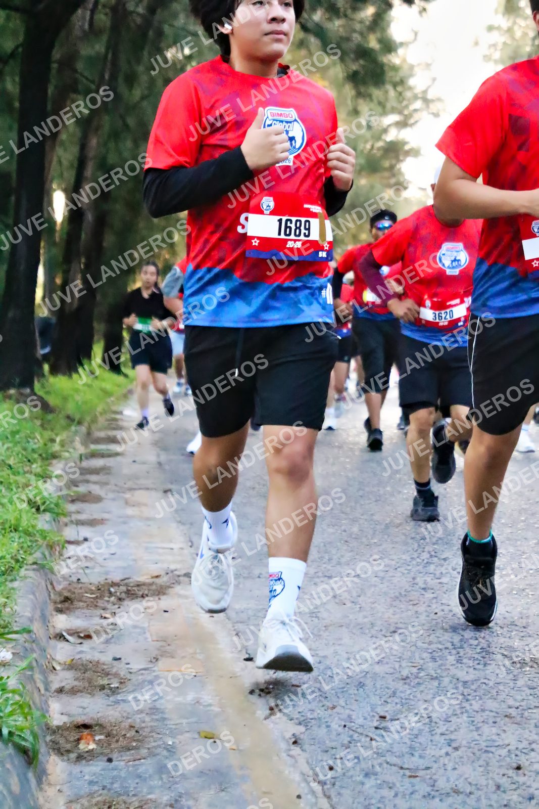 Foto de la CARRERA BIMBO GLOBAL RACE GUADALAJARA en Centro Comercial Andares, Blvd. Puerta de Hierro 4965, Zapopan a las 06:58 · dorsal 1689, 3620