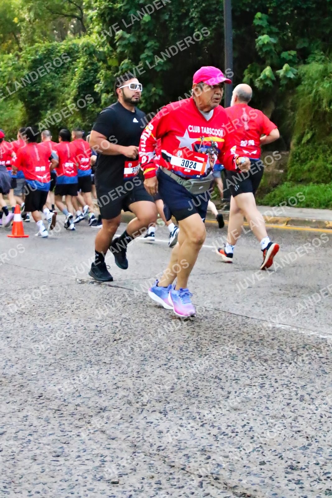 Foto de la CARRERA BIMBO GLOBAL RACE GUADALAJARA en Centro Comercial Andares, Blvd. Puerta de Hierro 4965, Zapopan a las 06:56 · dorsal 3024