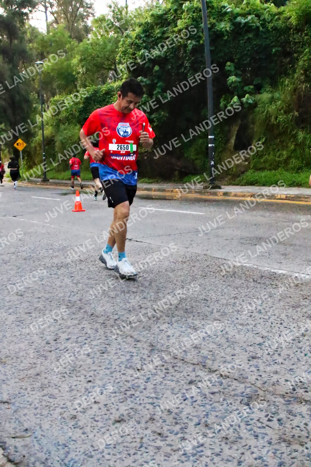 Foto de la CARRERA BIMBO GLOBAL RACE GUADALAJARA en Centro Comercial Andares, Blvd. Puerta de Hierro 4965, Zapopan a las 04:56 · dorsal 2650