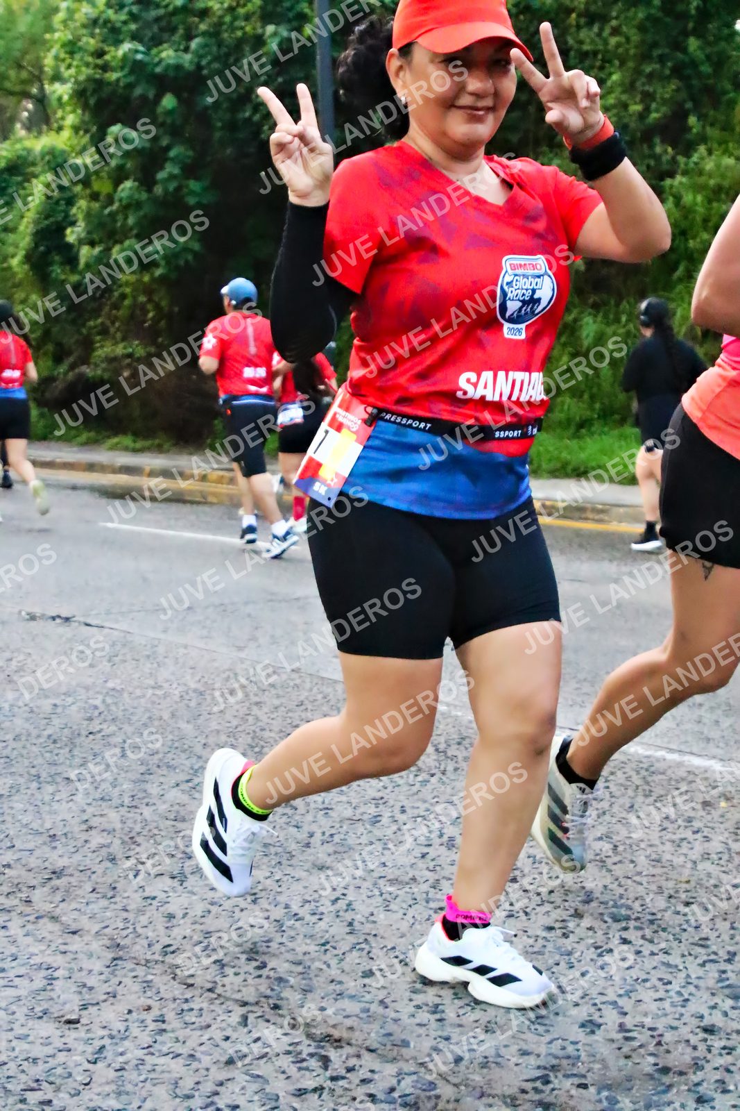 Foto de la CARRERA BIMBO GLOBAL RACE GUADALAJARA en Centro Comercial Andares, Blvd. Puerta de Hierro 4965, Zapopan a las 06:56