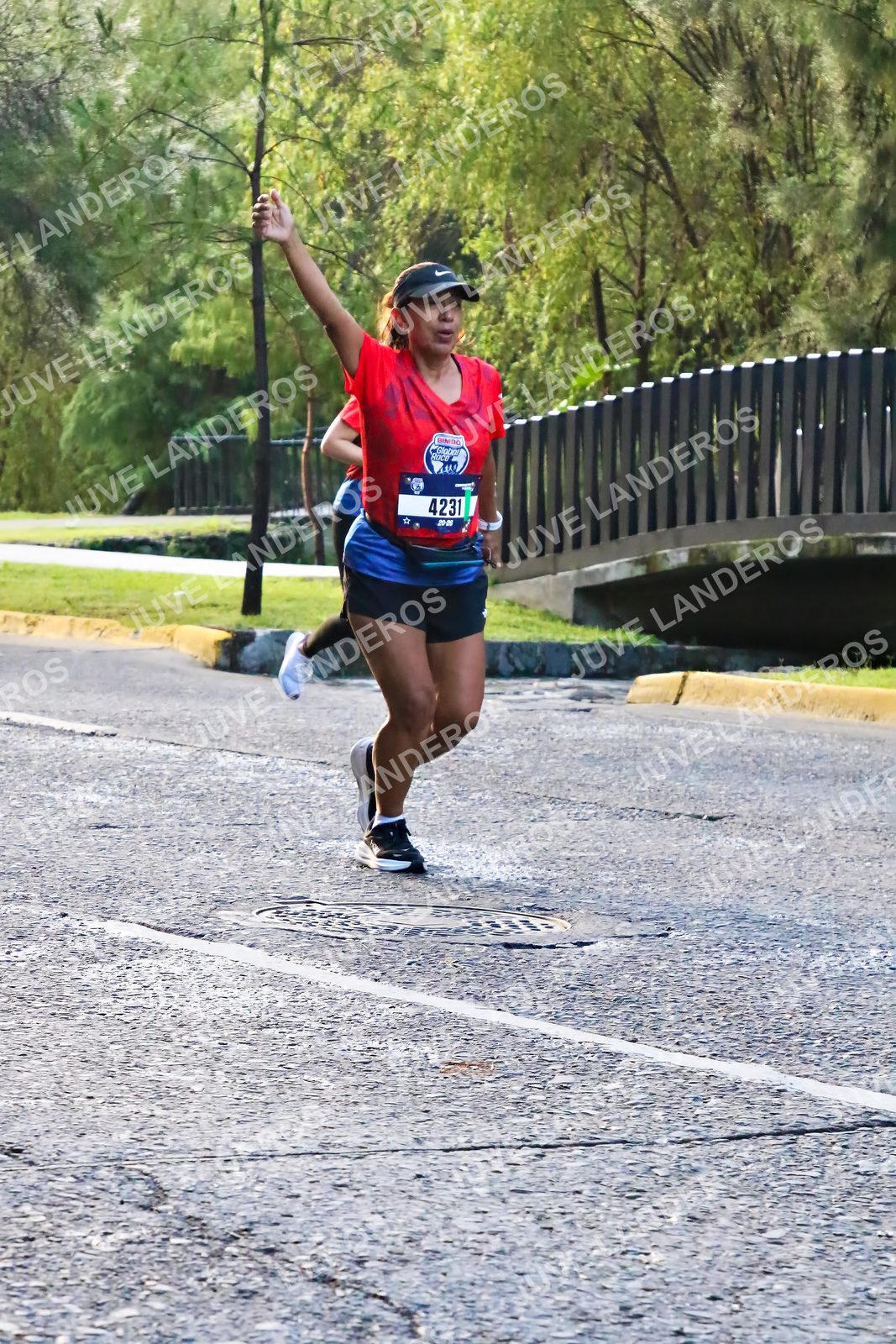 Foto de la CARRERA BIMBO GLOBAL RACE GUADALAJARA en Centro Comercial Andares, Blvd. Puerta de Hierro 4965, Zapopan a las 07:36 · dorsal 4231