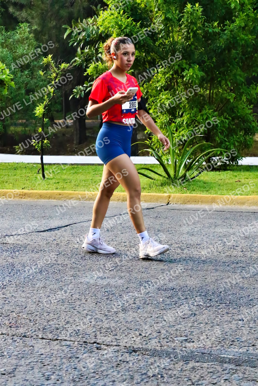 Foto de la CARRERA BIMBO GLOBAL RACE GUADALAJARA en Centro Comercial Andares, Blvd. Puerta de Hierro 4965, Zapopan a las 07:41 · dorsal 3983