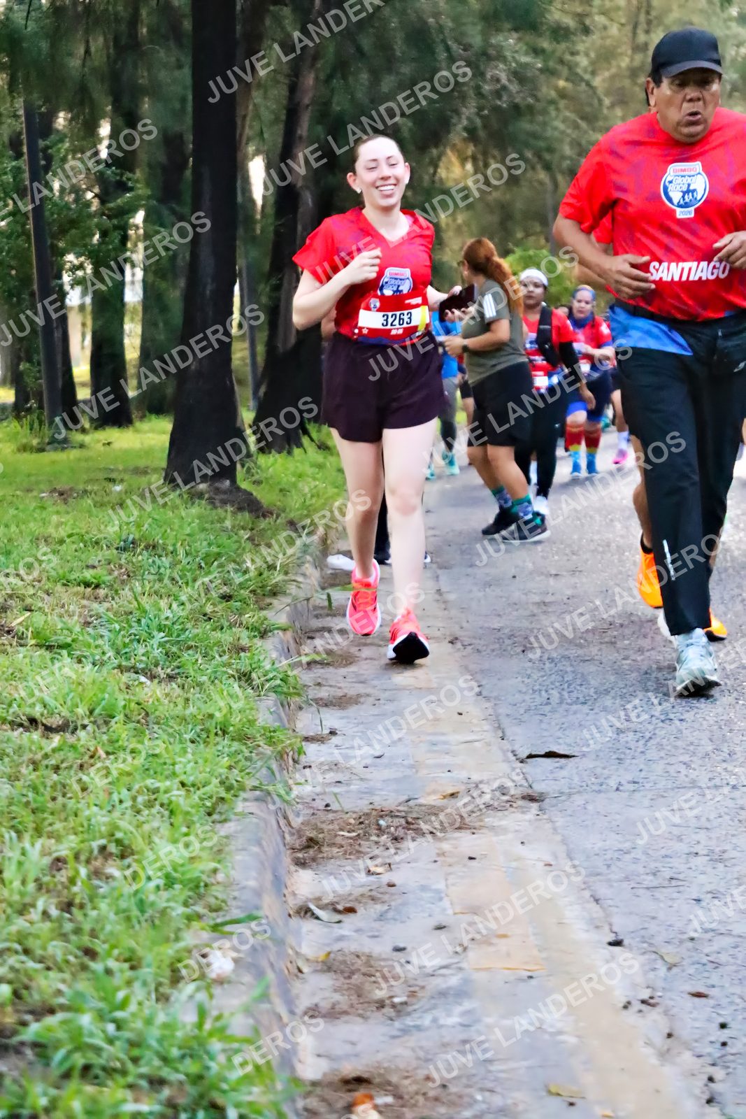 Foto de la CARRERA BIMBO GLOBAL RACE GUADALAJARA en Centro Comercial Andares, Blvd. Puerta de Hierro 4965, Zapopan a las 07:04 · dorsal 3263