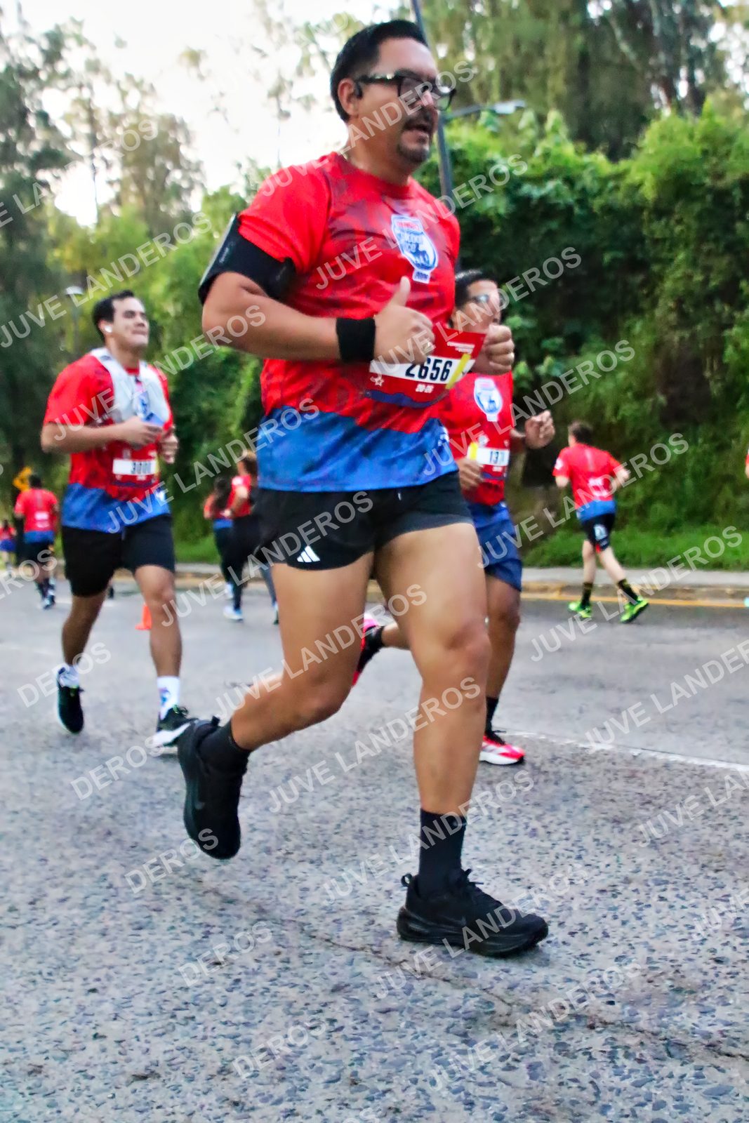 Foto de la CARRERA BIMBO GLOBAL RACE GUADALAJARA en Centro Comercial Andares, Blvd. Puerta de Hierro 4965, Zapopan a las 04:59 · dorsal 2656, 13