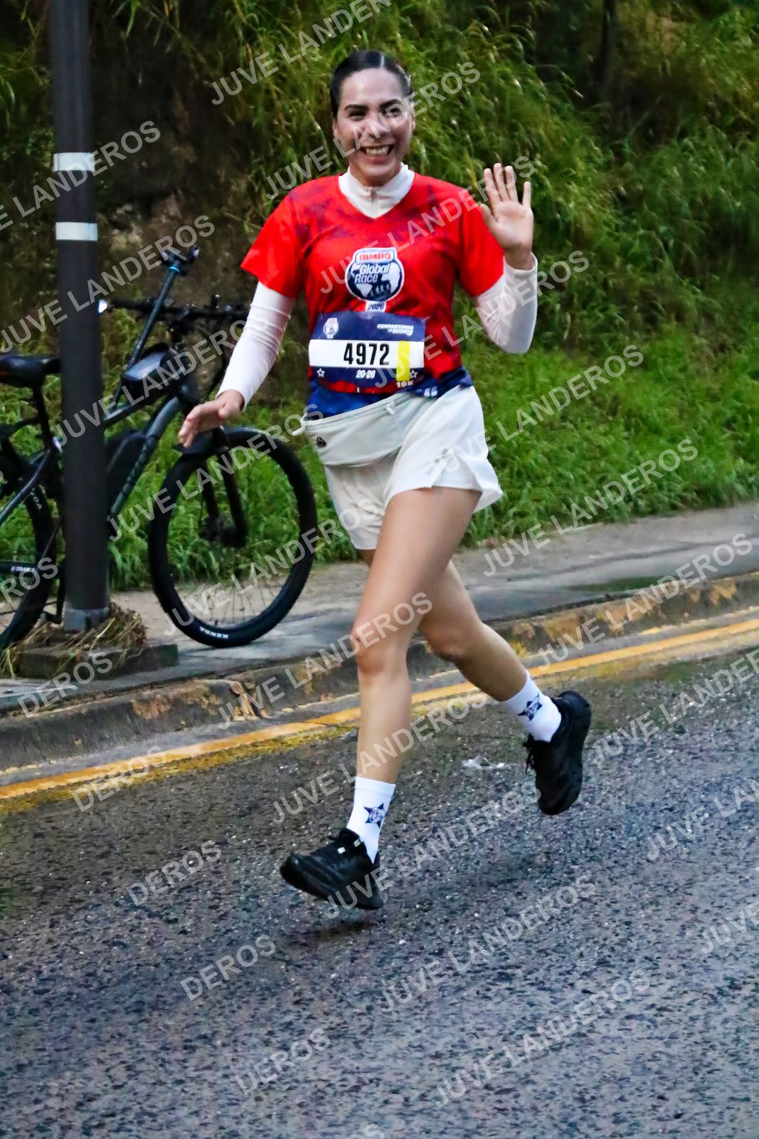 Foto de la CARRERA BIMBO GLOBAL RACE GUADALAJARA en Centro Comercial Andares, Blvd. Puerta de Hierro 4965, Zapopan a las 06:39 · dorsal 4972