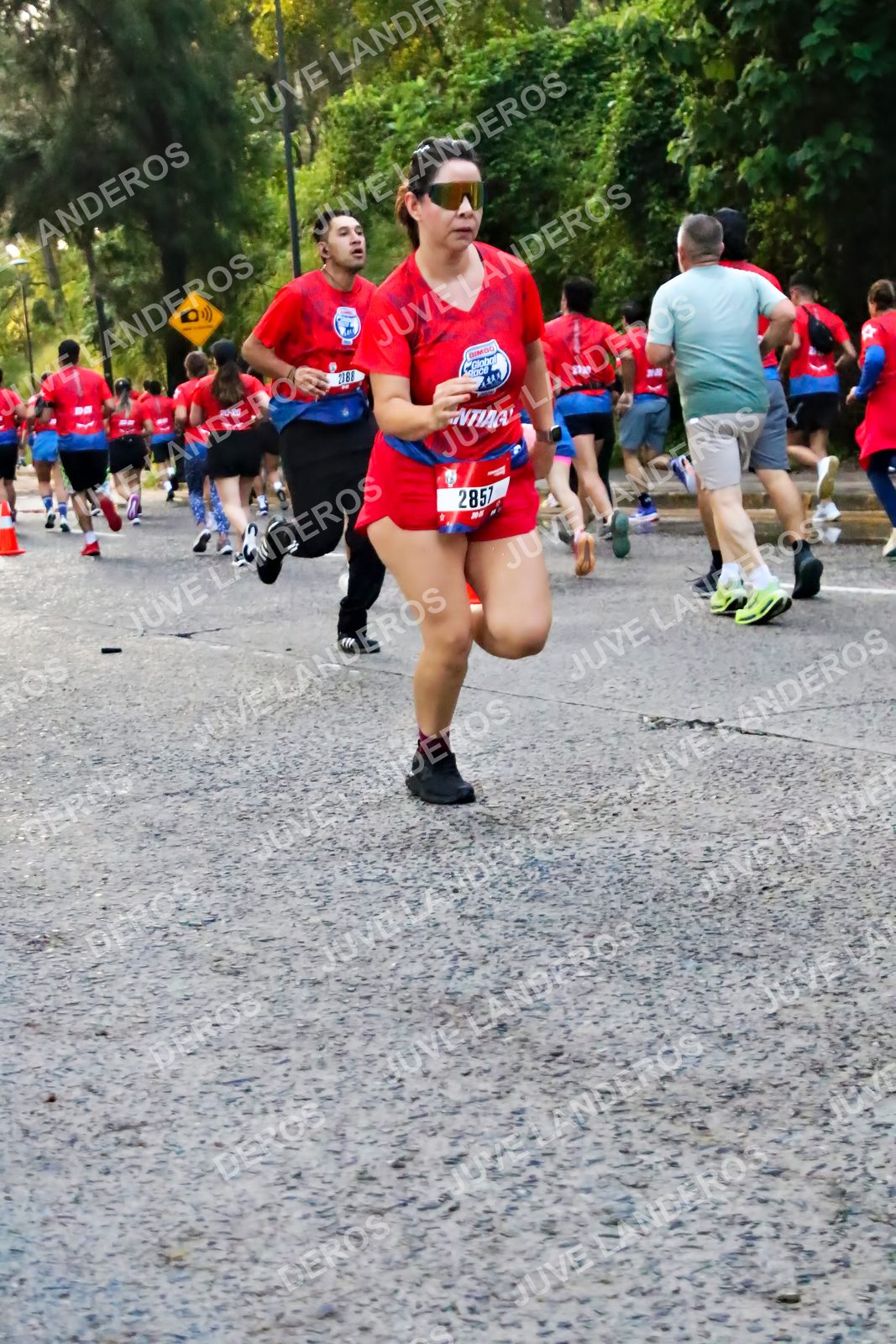 Foto de la CARRERA BIMBO GLOBAL RACE GUADALAJARA en Centro Comercial Andares, Blvd. Puerta de Hierro 4965, Zapopan a las 06:56 · dorsal 2857