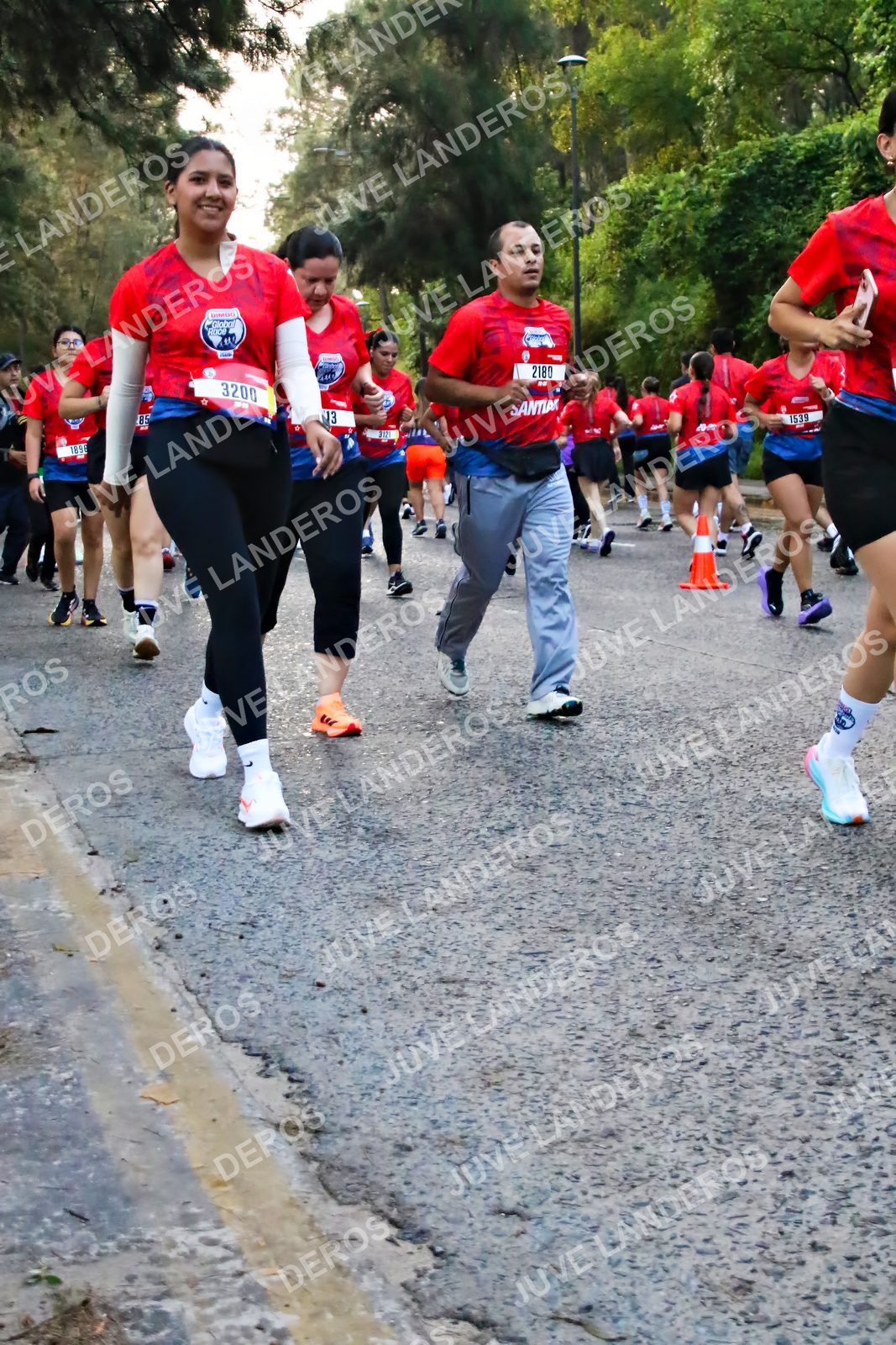 Foto de la CARRERA BIMBO GLOBAL RACE GUADALAJARA en Centro Comercial Andares, Blvd. Puerta de Hierro 4965, Zapopan a las 07:00 · dorsal 2180, 3200, 85, 1535