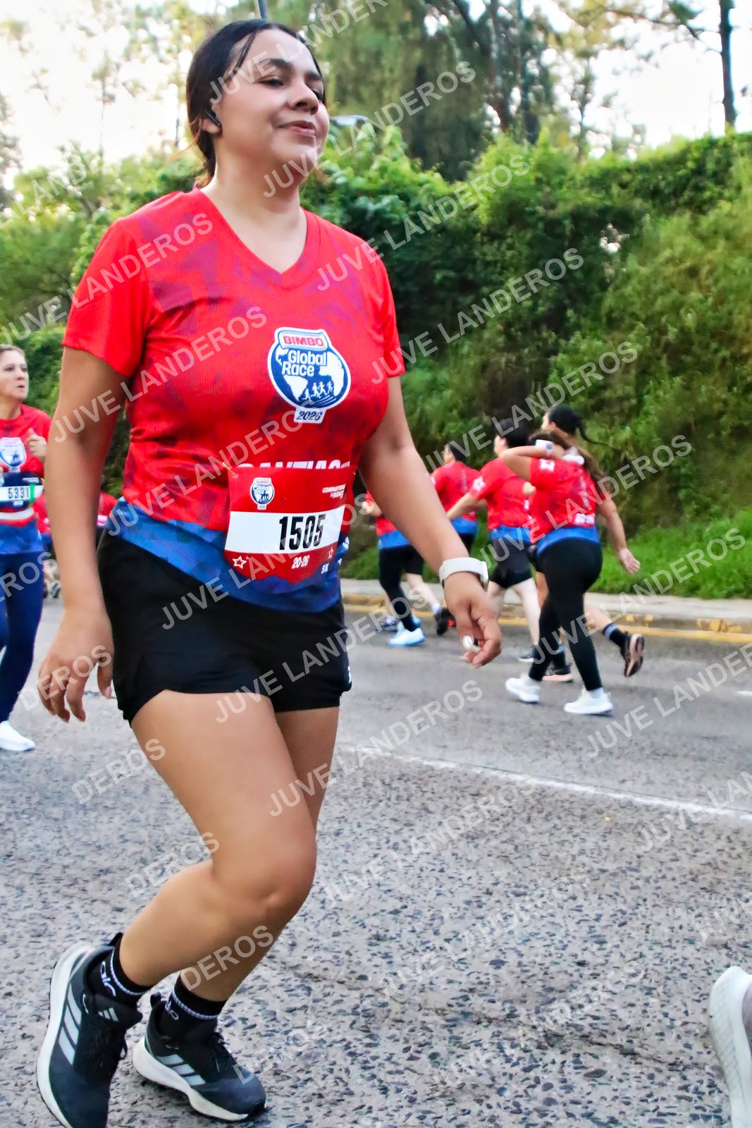 Foto de la CARRERA BIMBO GLOBAL RACE GUADALAJARA en Centro Comercial Andares, Blvd. Puerta de Hierro 4965, Zapopan a las 06:59 · dorsal 1505, 5331