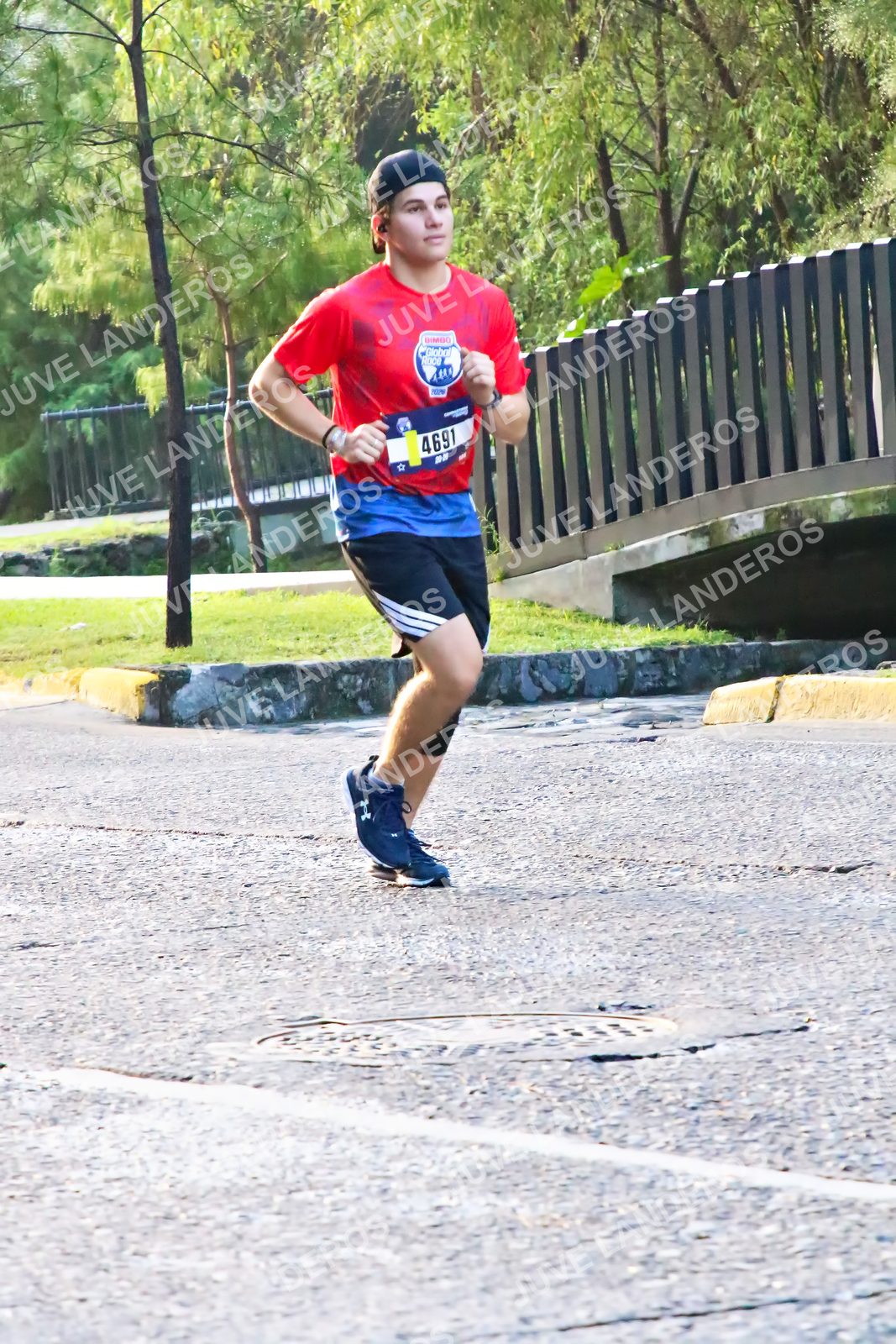 Foto de la CARRERA BIMBO GLOBAL RACE GUADALAJARA en Centro Comercial Andares, Blvd. Puerta de Hierro 4965, Zapopan a las 07:34 · dorsal 4691