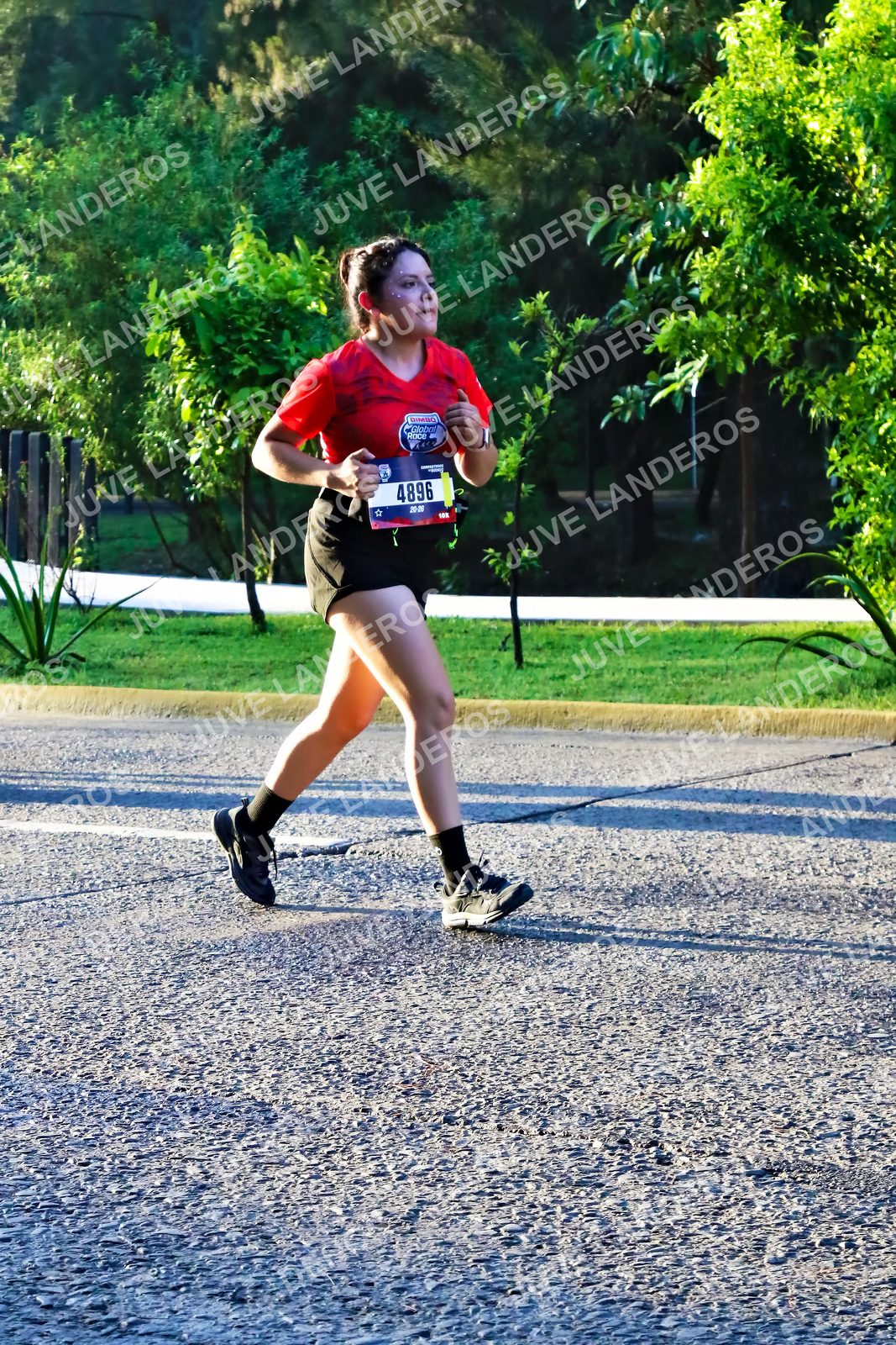 Foto de la CARRERA BIMBO GLOBAL RACE GUADALAJARA en Centro Comercial Andares, Blvd. Puerta de Hierro 4965, Zapopan a las 07:26 · dorsal 4896