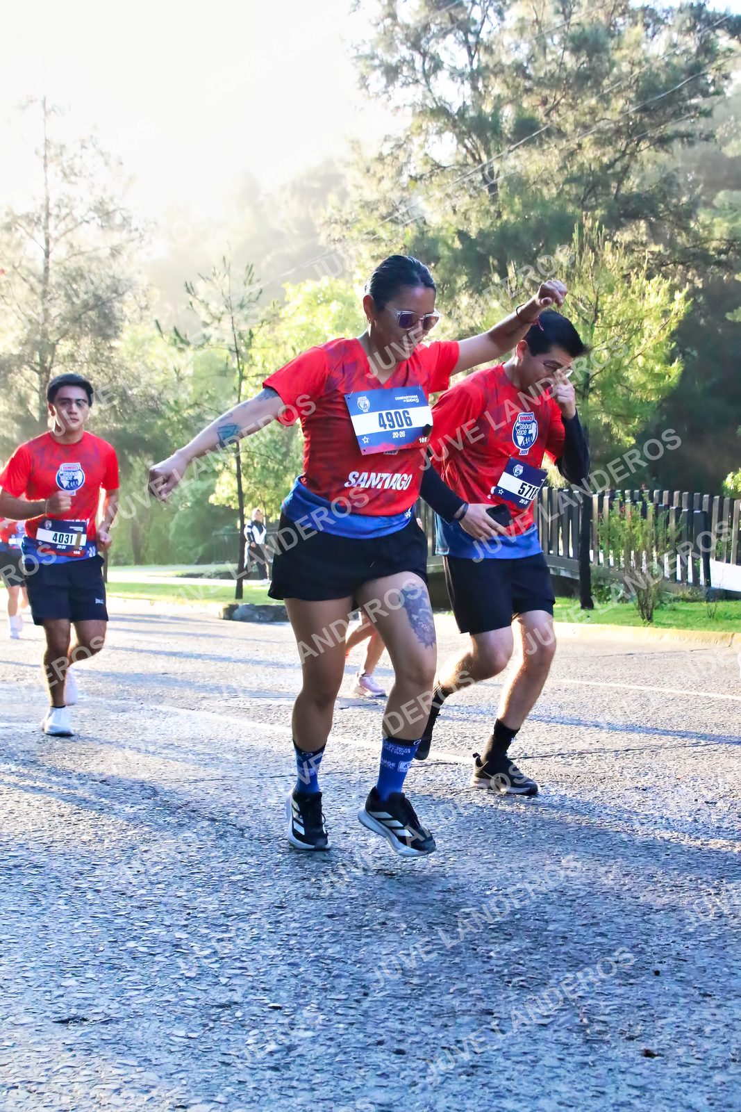 Foto de la CARRERA BIMBO GLOBAL RACE GUADALAJARA en Centro Comercial Andares, Blvd. Puerta de Hierro 4965, Zapopan a las 07:27 · dorsal 4906, 4031, 5718
