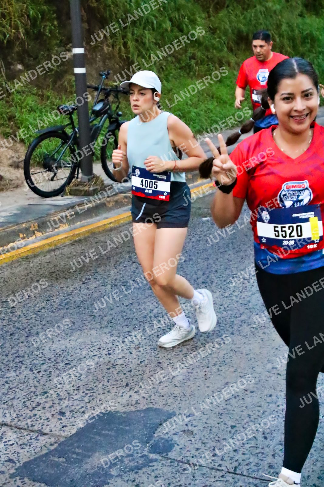 Foto de la CARRERA BIMBO GLOBAL RACE GUADALAJARA en Centro Comercial Andares, Blvd. Puerta de Hierro 4965, Zapopan a las 04:50 · dorsal 5520, 4005
