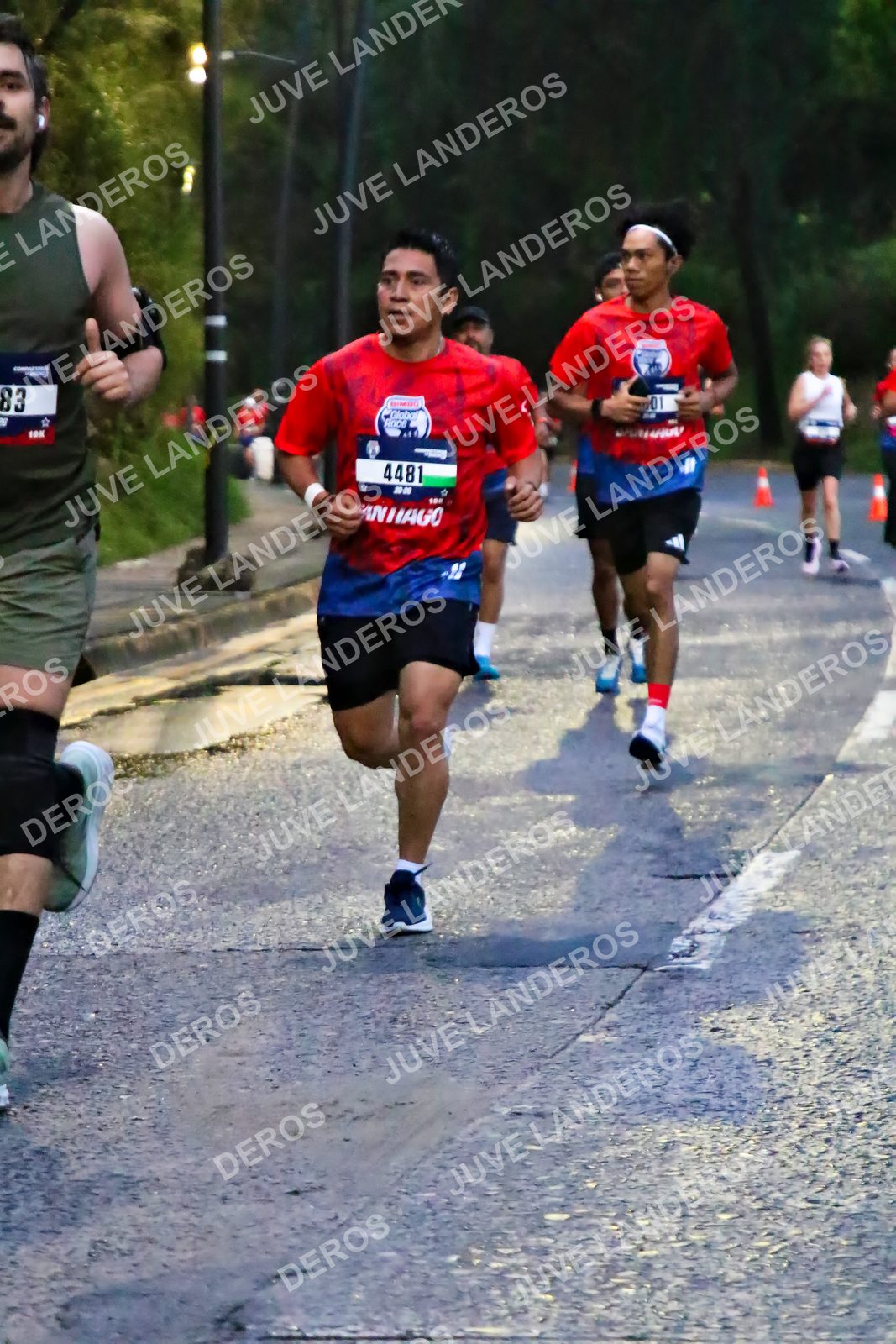 Foto de la CARRERA BIMBO GLOBAL RACE GUADALAJARA en Centro Comercial Andares, Blvd. Puerta de Hierro 4965, Zapopan a las 06:37 · dorsal 83, 4481, 105