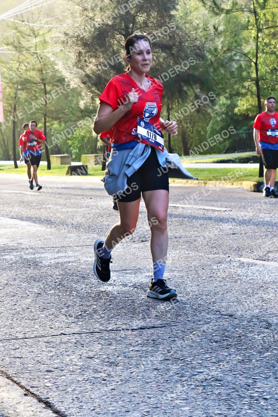 Foto de la CARRERA BIMBO GLOBAL RACE GUADALAJARA en Centro Comercial Andares, Blvd. Puerta de Hierro 4965, Zapopan a las 07:33 · dorsal 4178
