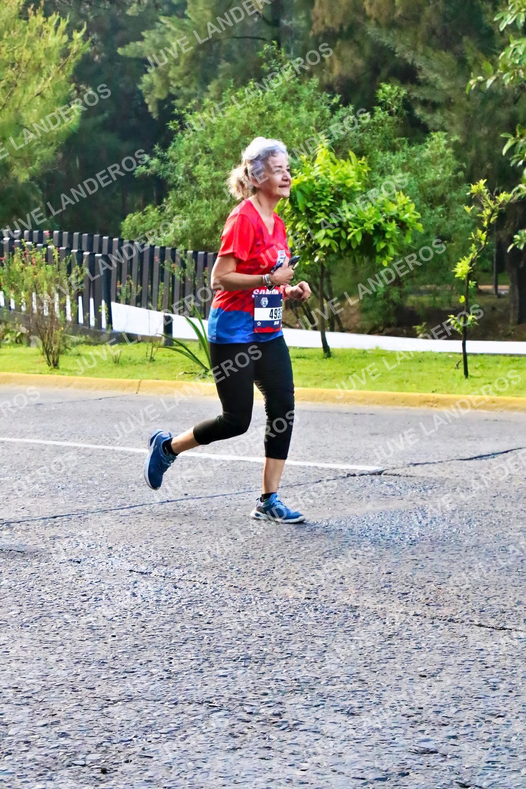 Foto de la CARRERA BIMBO GLOBAL RACE GUADALAJARA en Centro Comercial Andares, Blvd. Puerta de Hierro 4965, Zapopan a las 07:41 · dorsal 4935