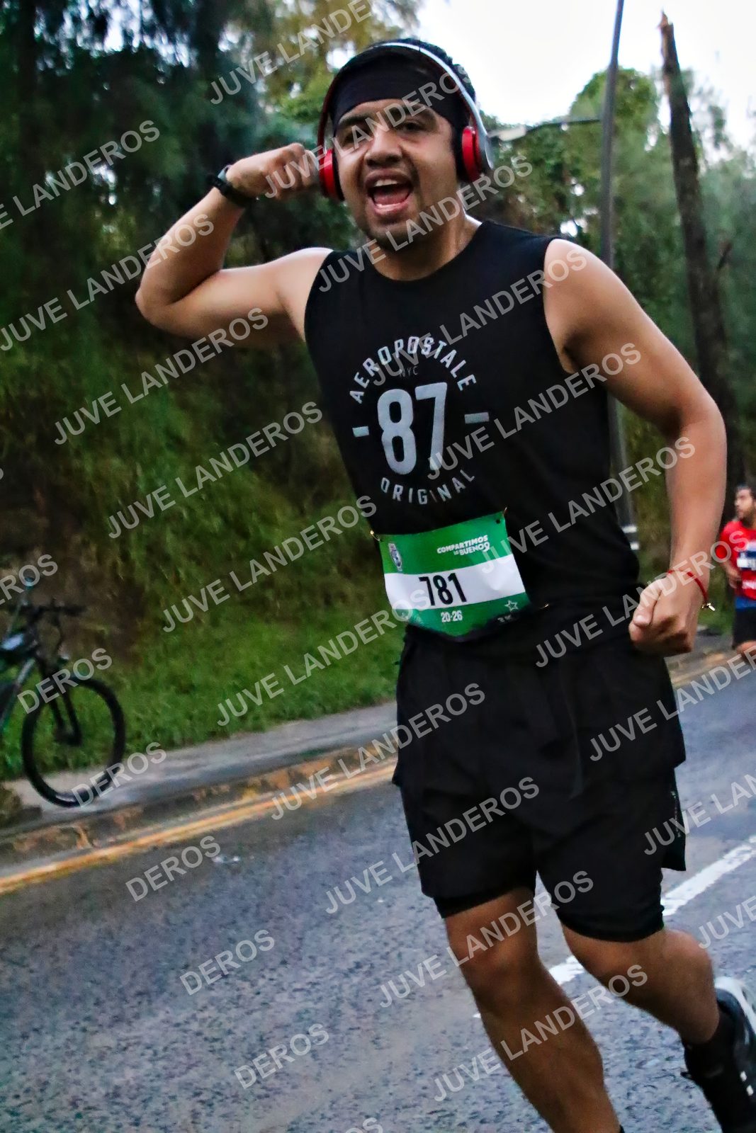 Foto de la CARRERA BIMBO GLOBAL RACE GUADALAJARA en Centro Comercial Andares, Blvd. Puerta de Hierro 4965, Zapopan a las 06:39 · dorsal 781, 87