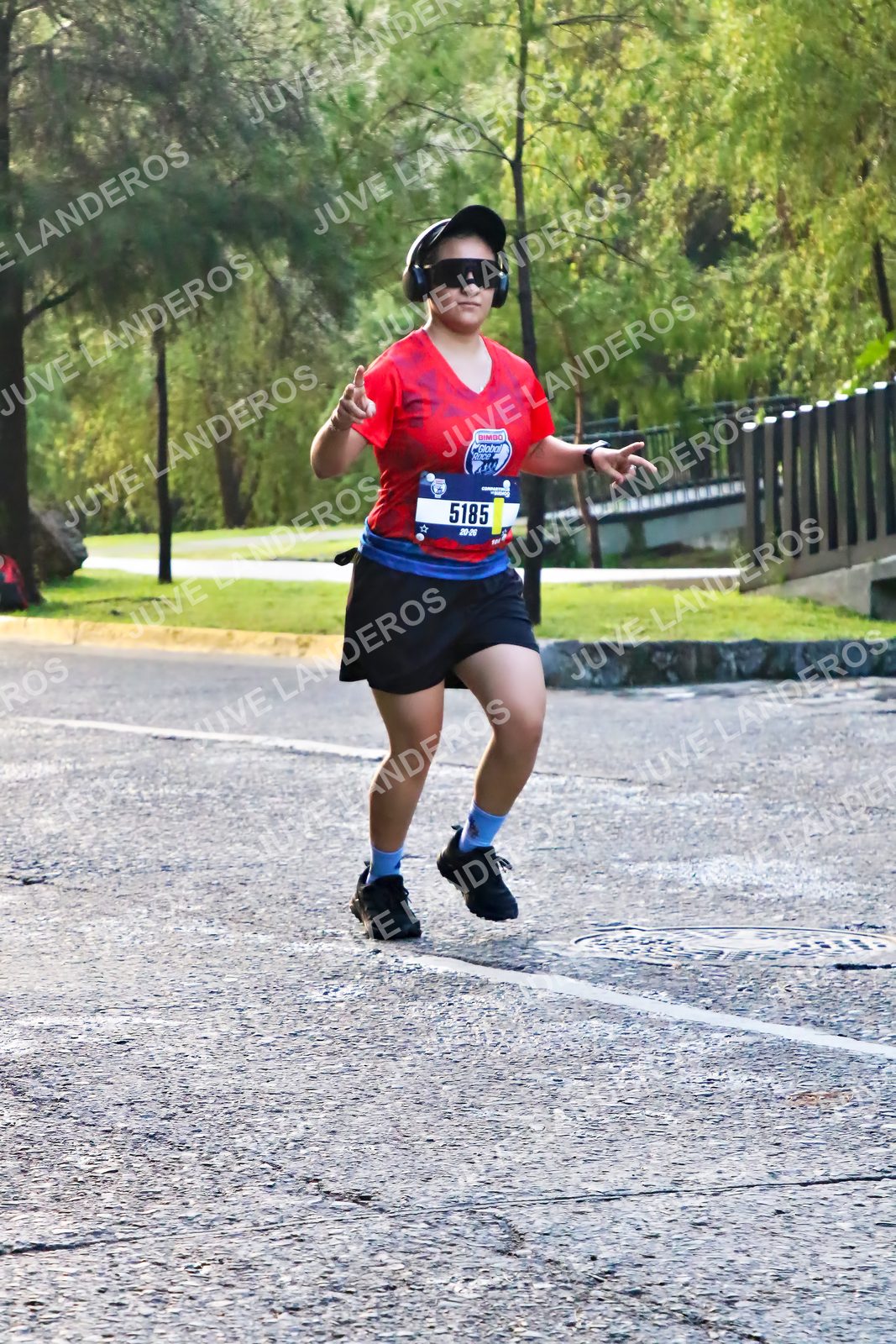 Foto de la CARRERA BIMBO GLOBAL RACE GUADALAJARA en Centro Comercial Andares, Blvd. Puerta de Hierro 4965, Zapopan a las 07:38 · dorsal 5185