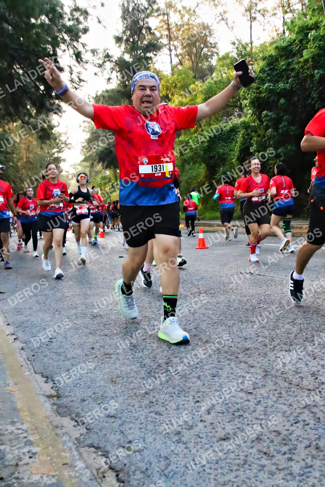 Foto de la CARRERA BIMBO GLOBAL RACE GUADALAJARA en Centro Comercial Andares, Blvd. Puerta de Hierro 4965, Zapopan a las 06:57 · dorsal 1931, 3114, 2020