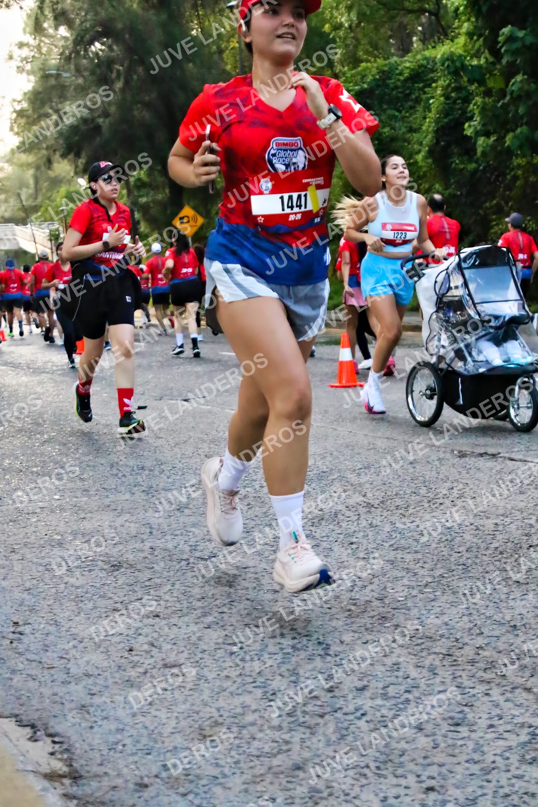 Foto de la CARRERA BIMBO GLOBAL RACE GUADALAJARA en Centro Comercial Andares, Blvd. Puerta de Hierro 4965, Zapopan a las 06:55 · dorsal 1441, 1223