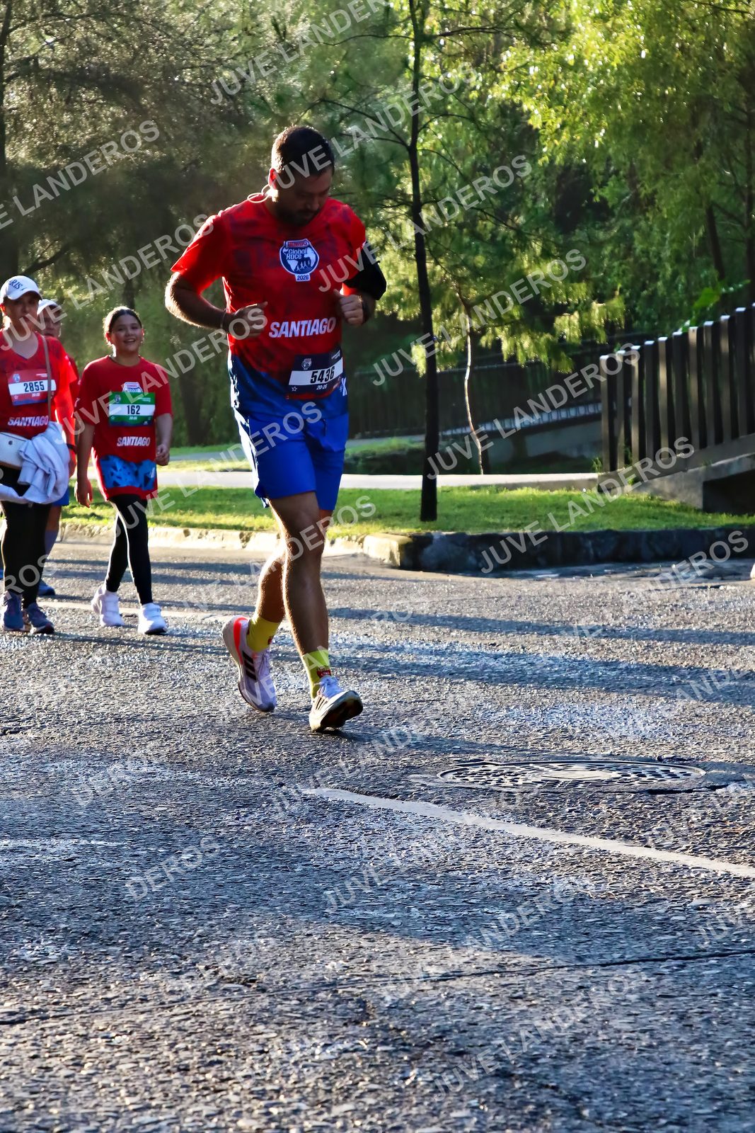 Foto de la CARRERA BIMBO GLOBAL RACE GUADALAJARA en Centro Comercial Andares, Blvd. Puerta de Hierro 4965, Zapopan a las 07:26 · dorsal 162, 2855, 5436