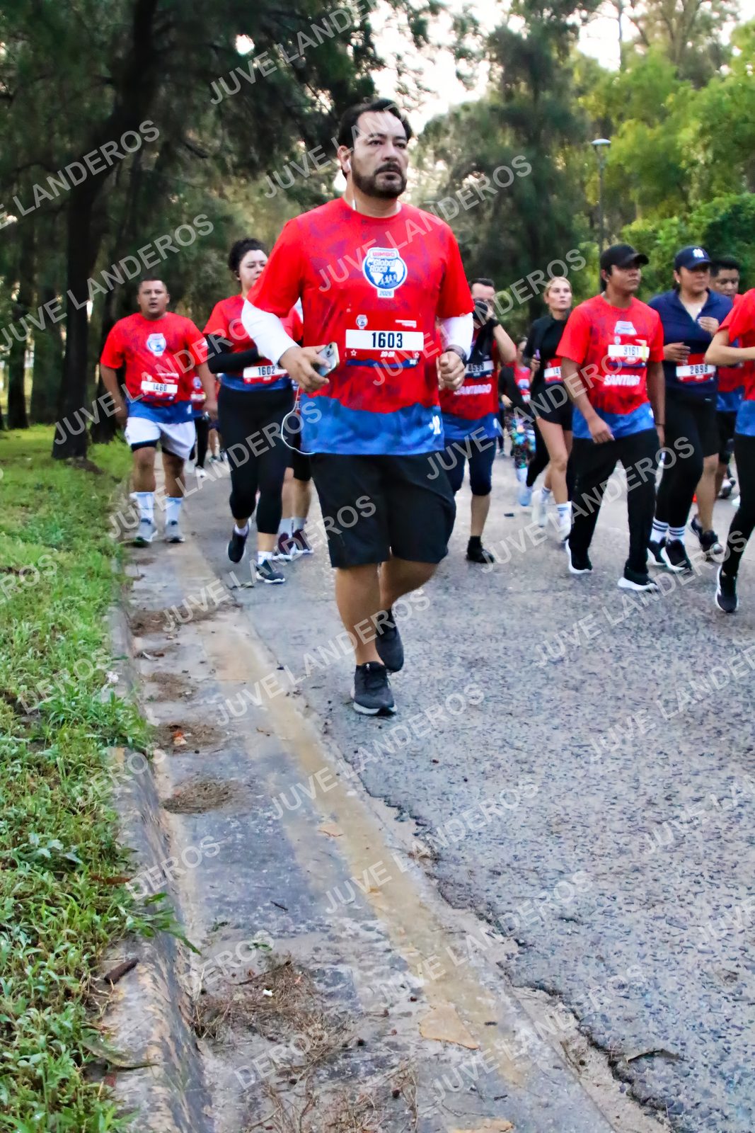 Foto de la CARRERA BIMBO GLOBAL RACE GUADALAJARA en Centro Comercial Andares, Blvd. Puerta de Hierro 4965, Zapopan a las 07:01 · dorsal 1603, 1602, 3161