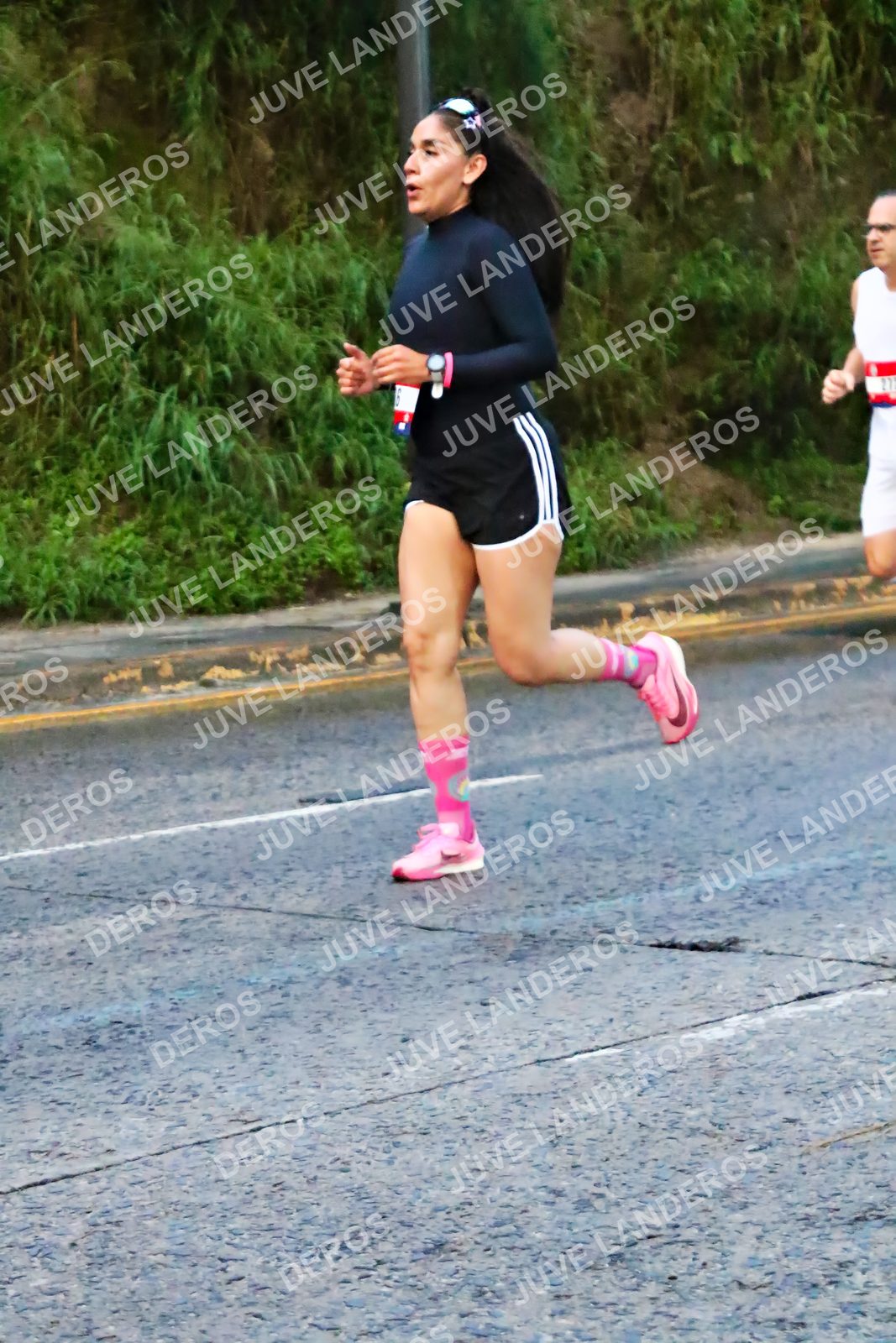 Foto de la CARRERA BIMBO GLOBAL RACE GUADALAJARA en Centro Comercial Andares, Blvd. Puerta de Hierro 4965, Zapopan a las 04:55